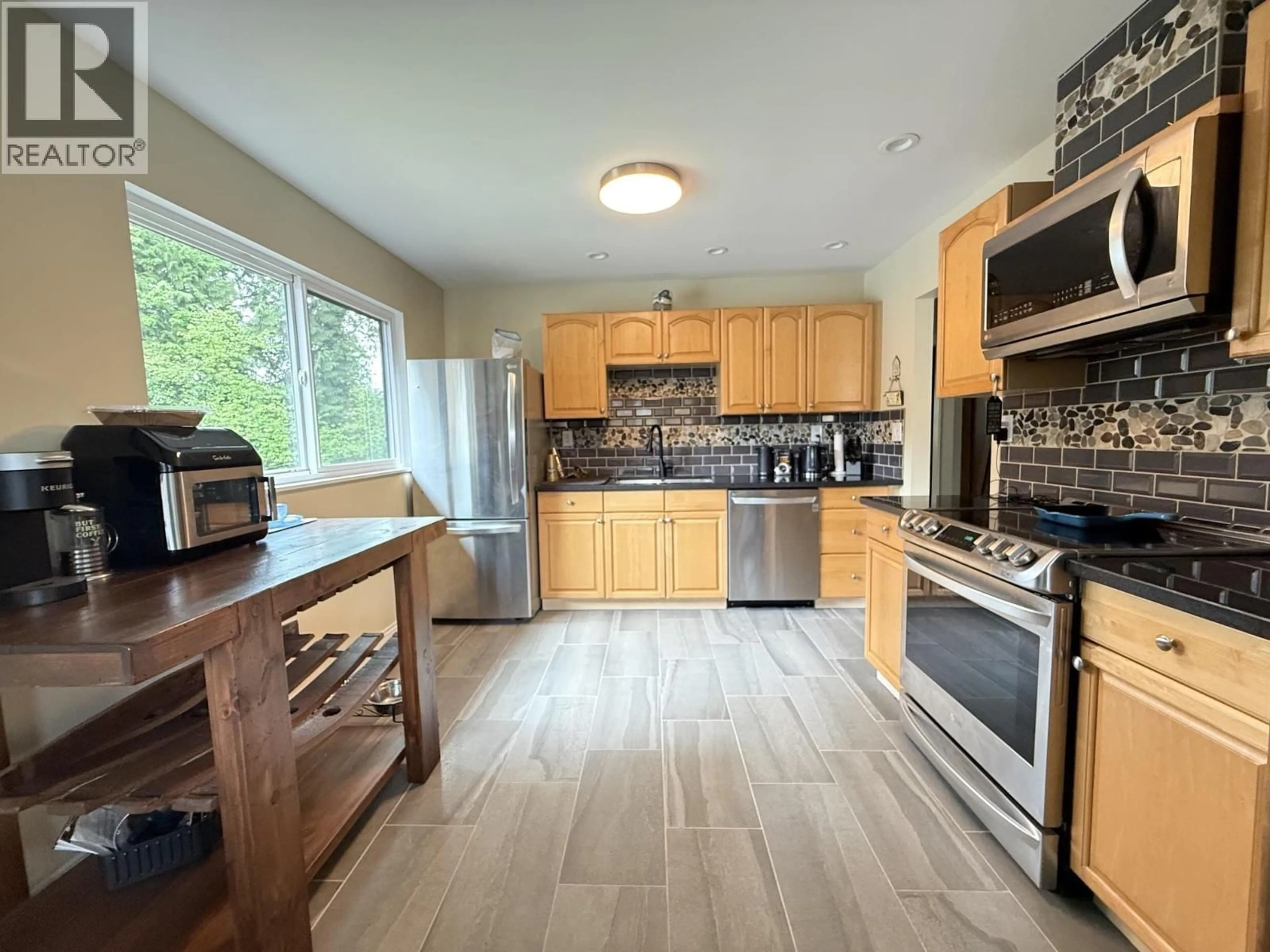 Open concept kitchen, wood/laminate floor for 30 - 2719 ST. MICHAEL STREET, Port Coquitlam British Columbia V3B5R4