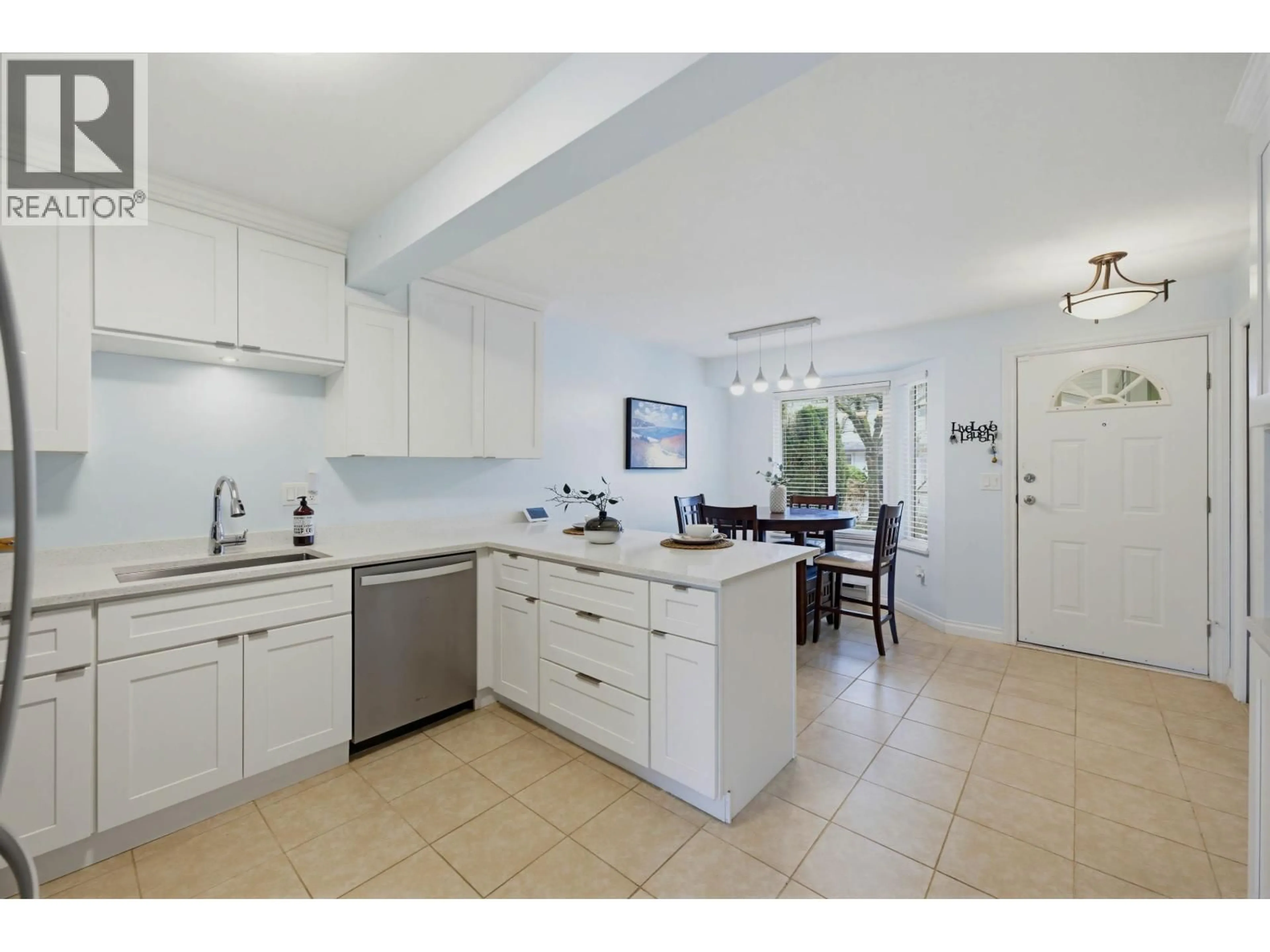 Open concept kitchen, ceramic/tile floor for 30 - 11757 207 STREET, Maple Ridge British Columbia V2X1X4