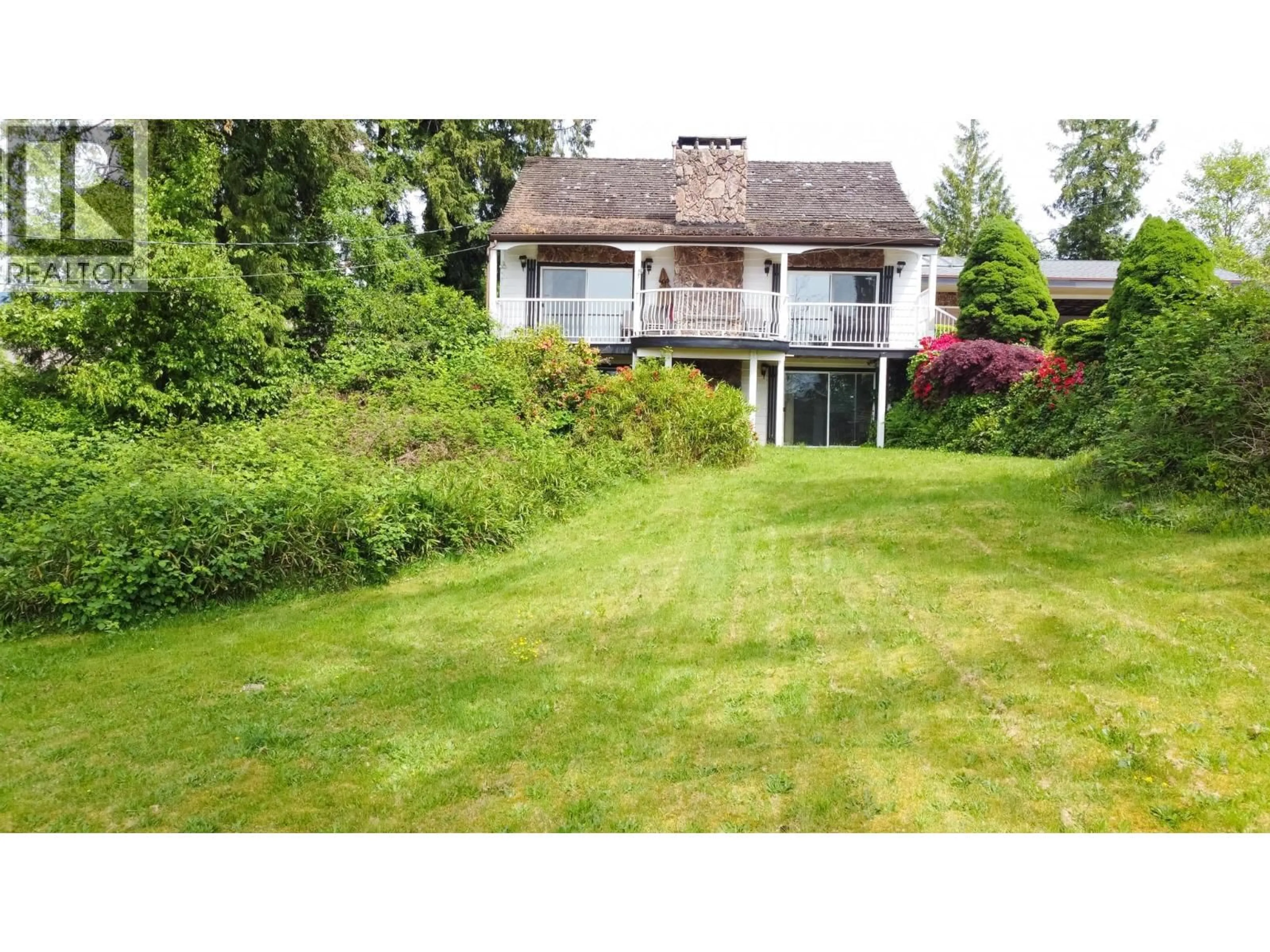 A pic from outside/outdoor area/front of a property/back of a property/a pic from drone, street for 3417 ROXTON AVE AVENUE, Coquitlam British Columbia V3B7M9