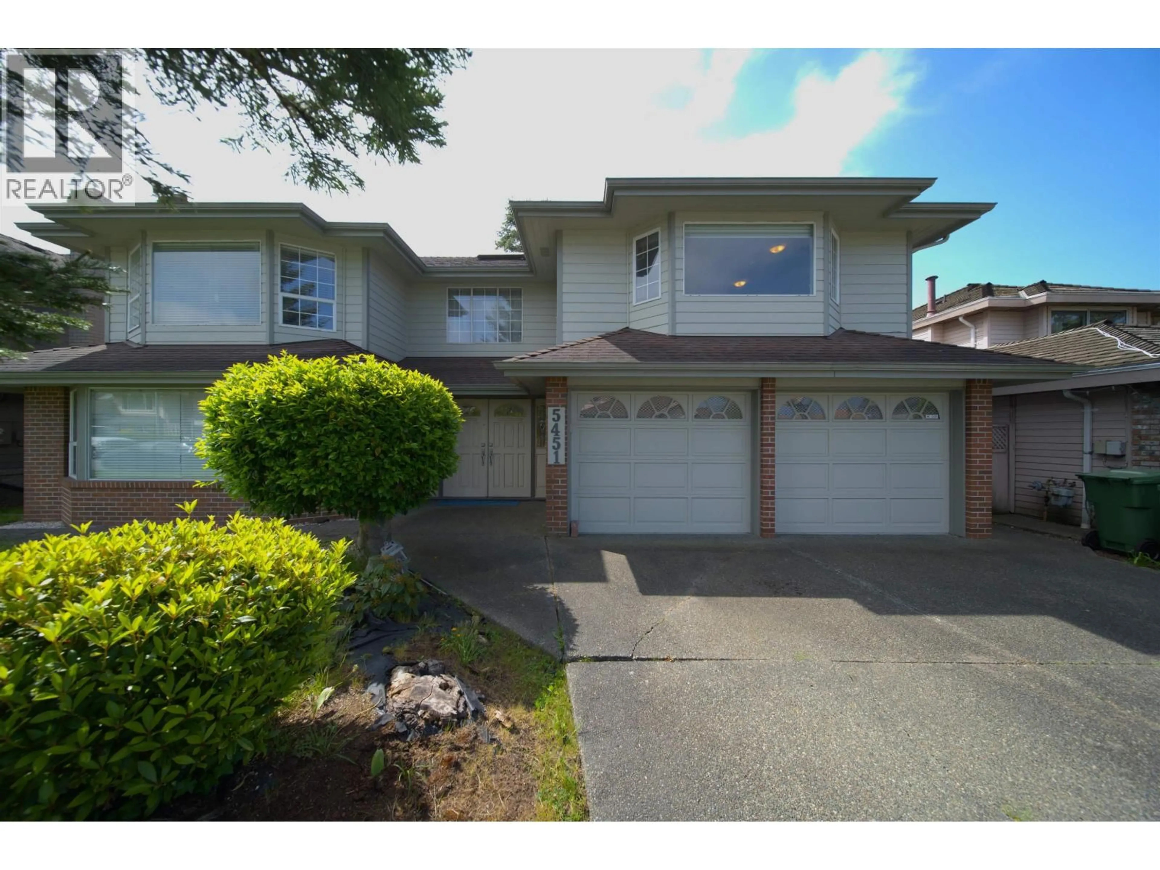 A pic from outside/outdoor area/front of a property/back of a property/a pic from drone, street for 5451 MYTKO     RICHMOND    BC CRESCENT, Richmond British Columbia V7E6J1