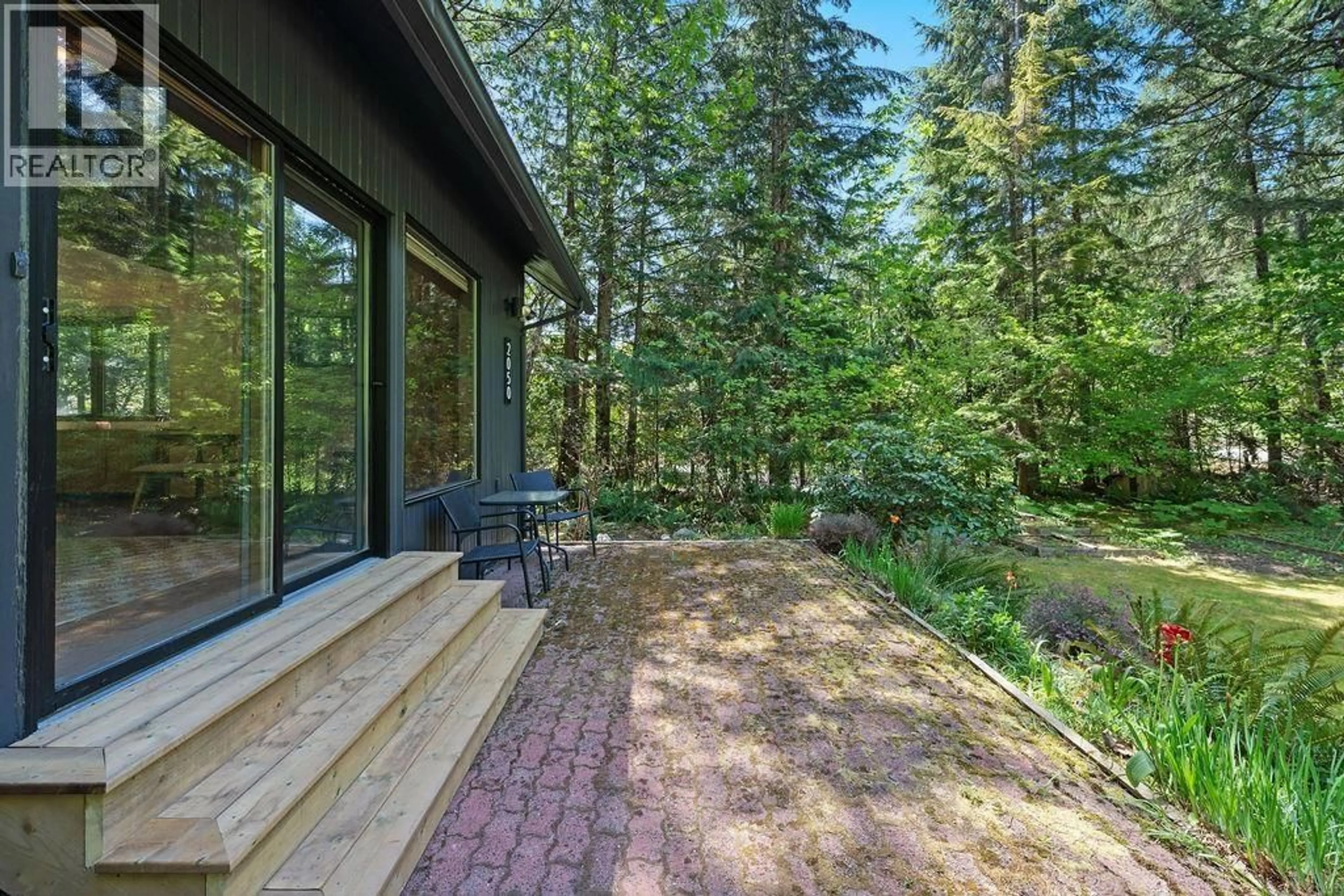 Patio, forest/trees view for 2050 MIDNIGHT WAY, Squamish British Columbia V0N1H0
