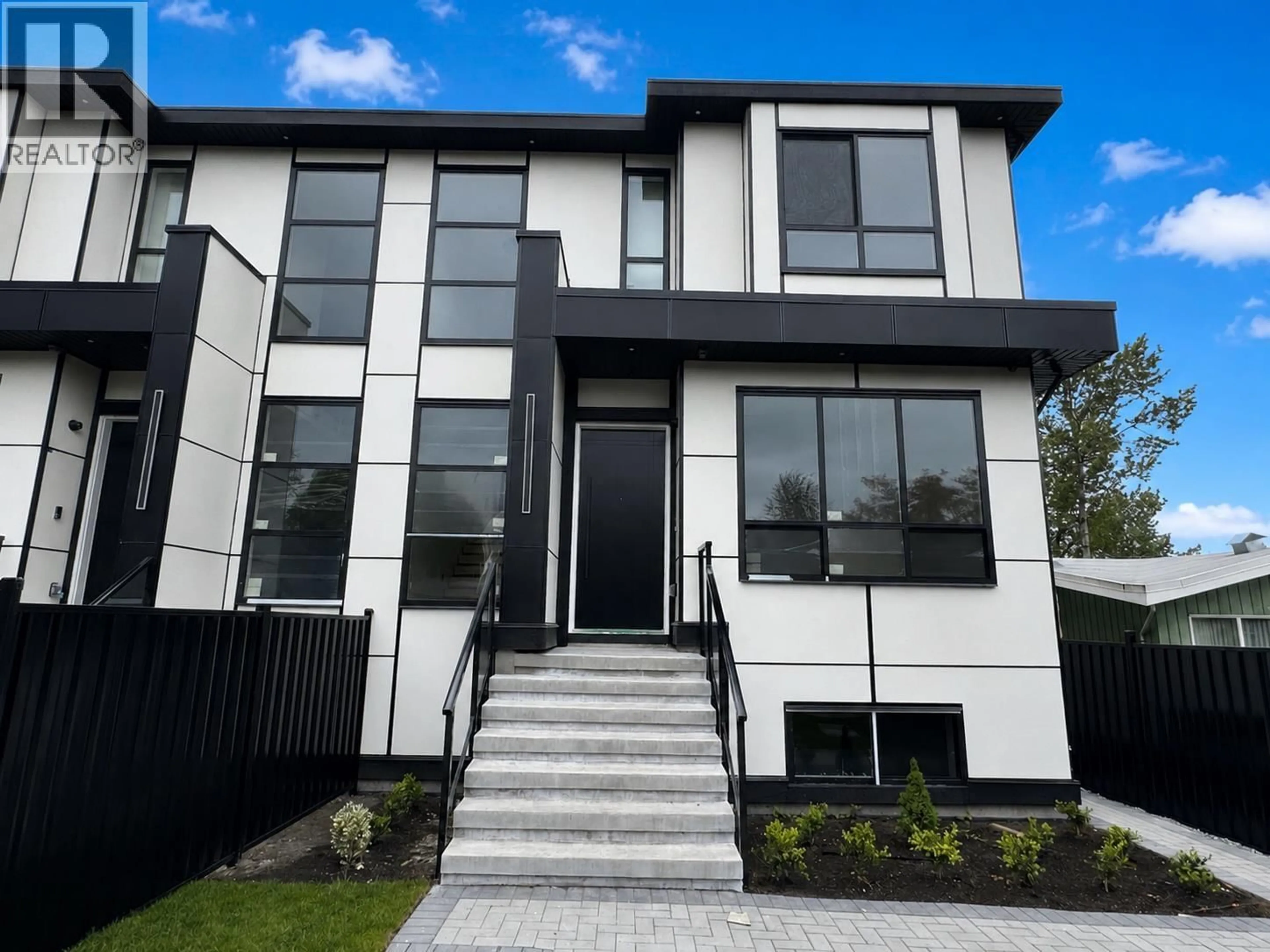 Home with vinyl exterior material, street for 2 - 6037 SERVICE STREET, Burnaby British Columbia V5H1V7