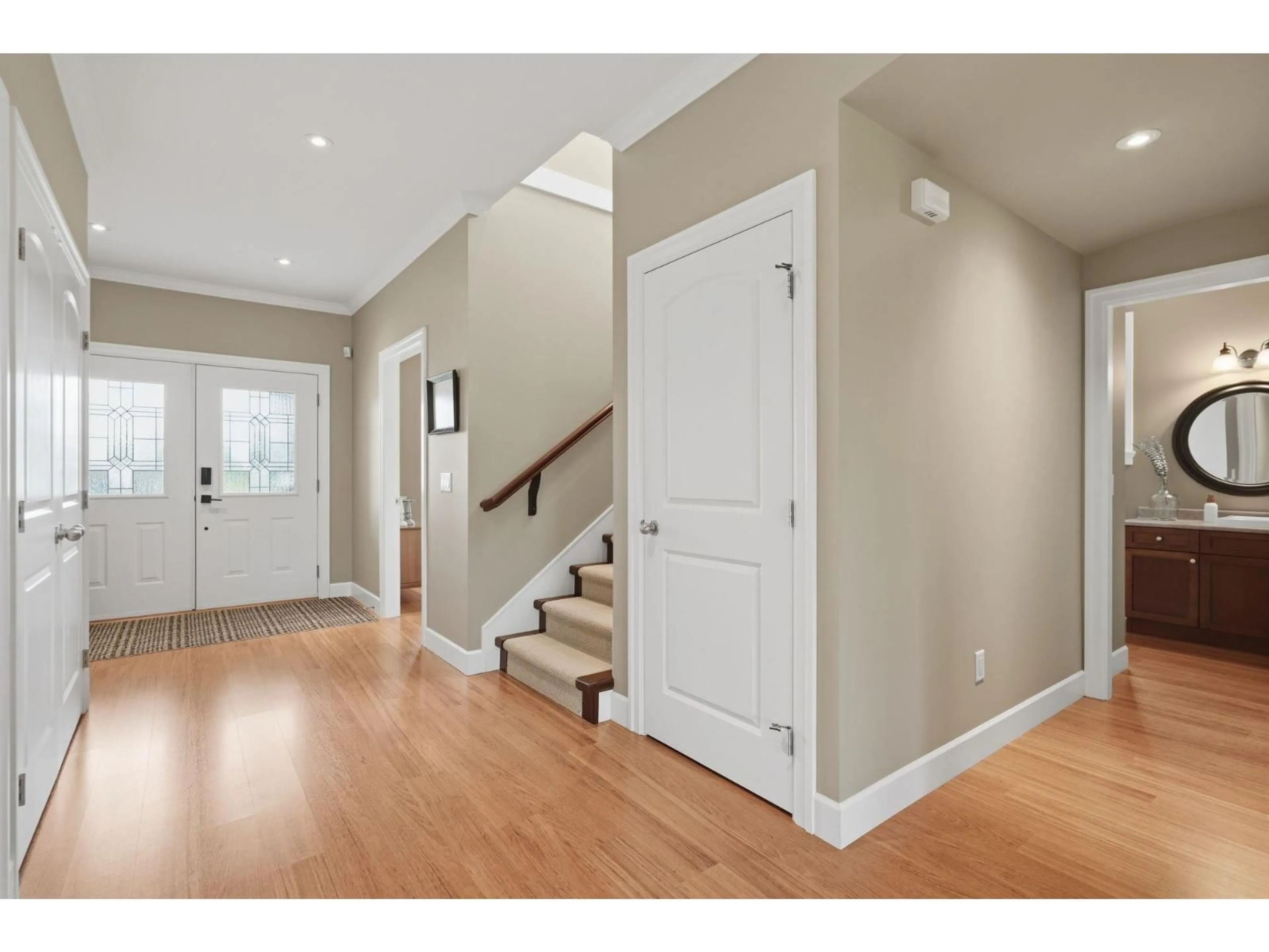Indoor entryway for 5120 214 STREET, Langley British Columbia V3A5B7