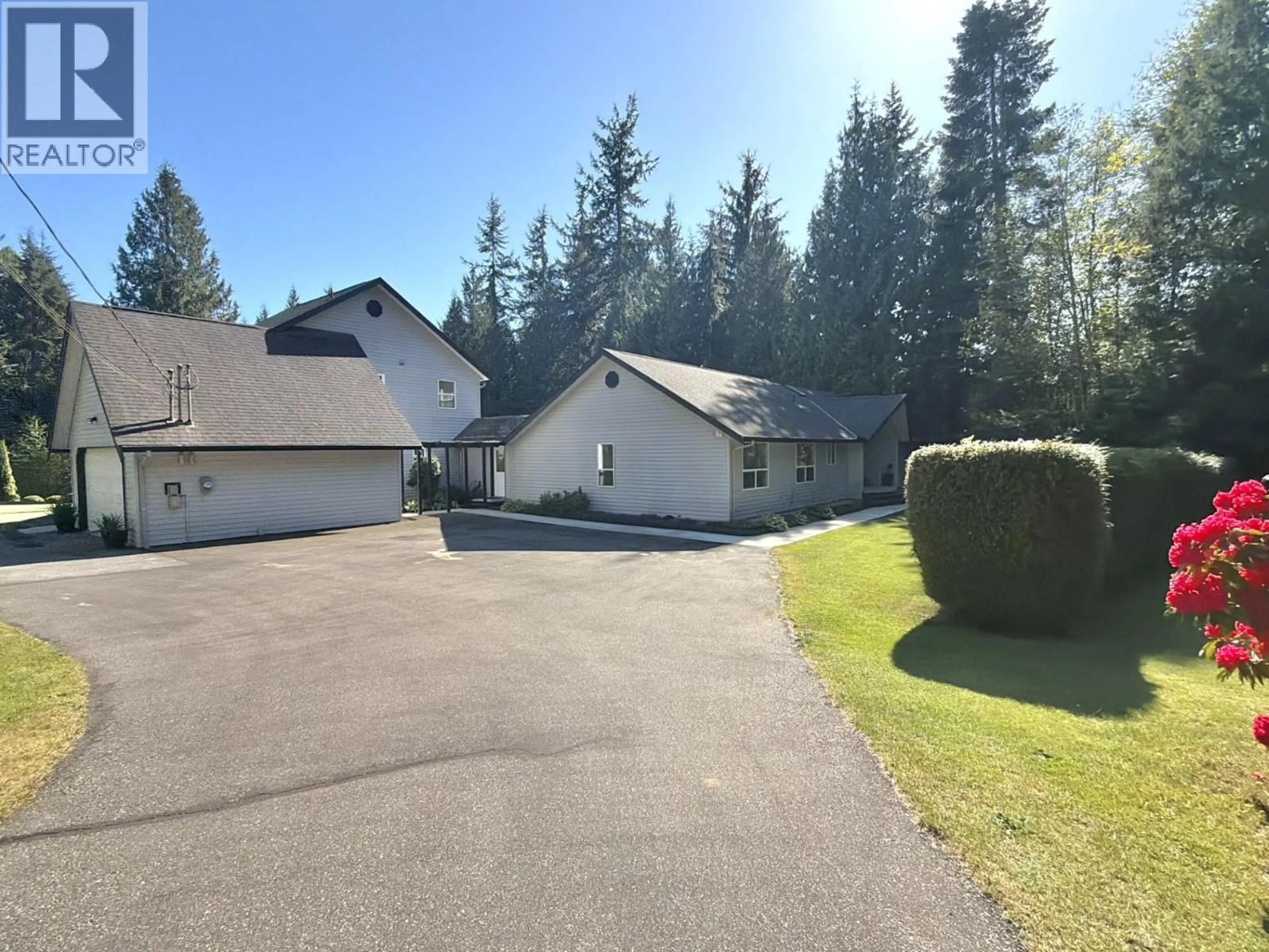 A pic from outside/outdoor area/front of a property/back of a property/a pic from drone, unknown for 1499 HANBURY ROAD, Roberts Creek British Columbia V0N2W1