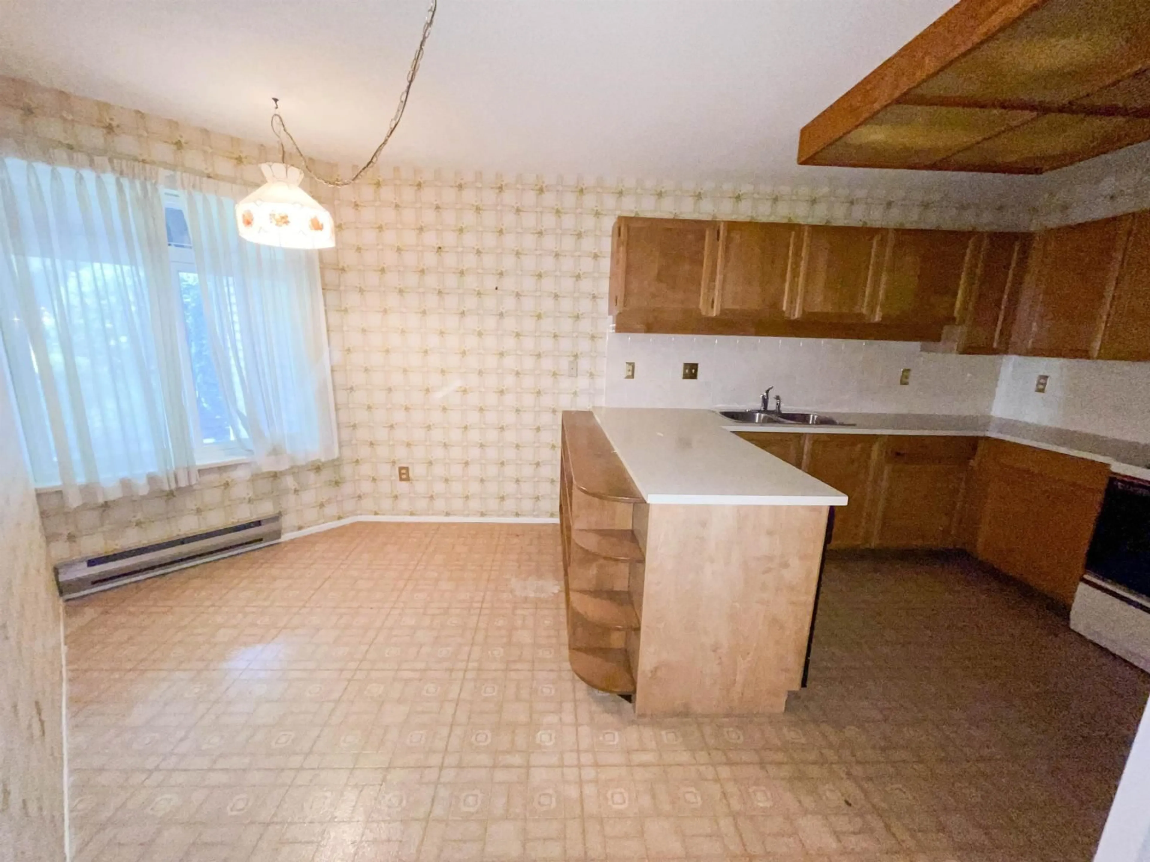 Standard kitchen, unknown for 102 - 13894 102 AVENUE, Surrey British Columbia V3T1P1