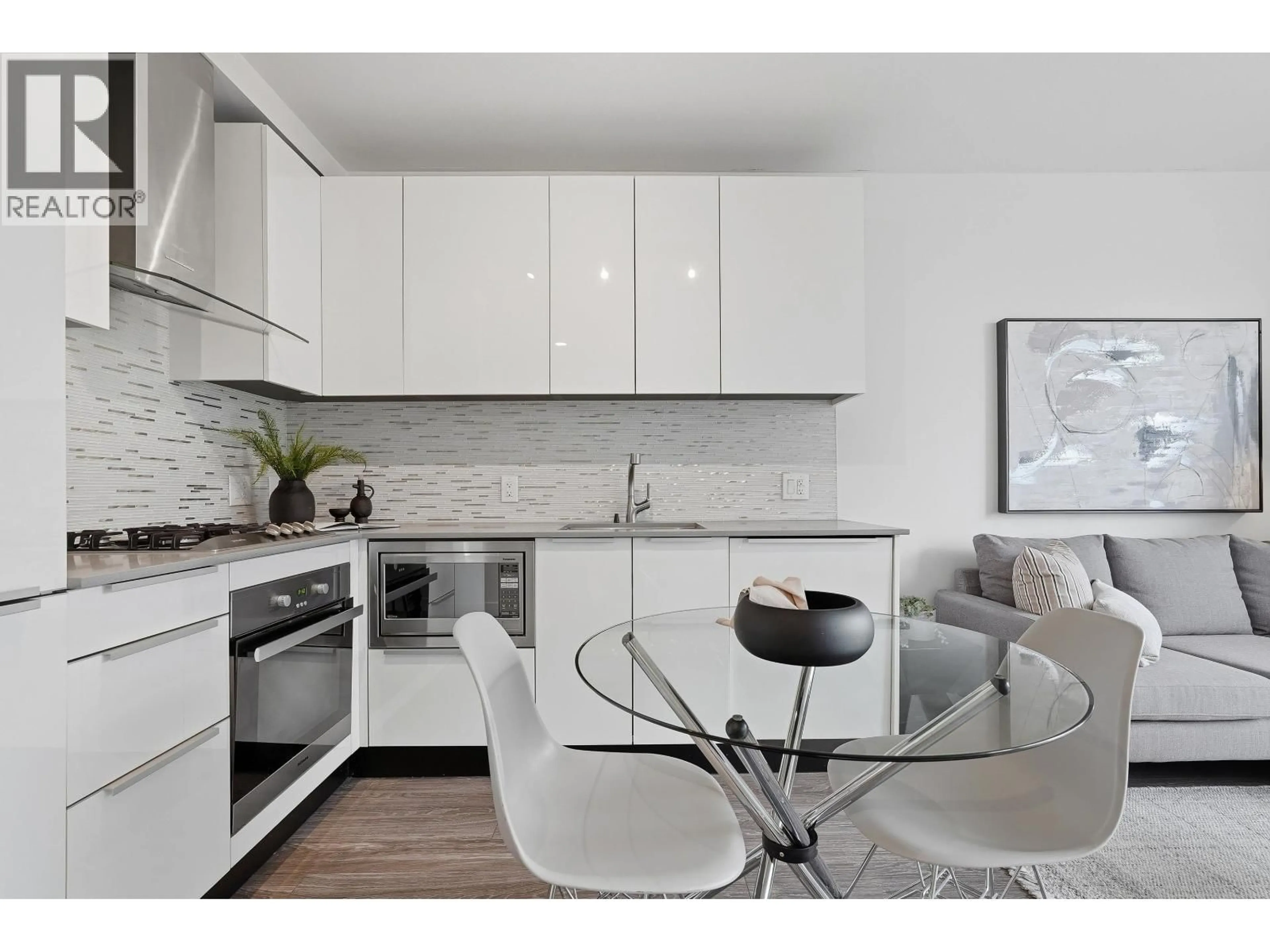 Contemporary kitchen, unknown for 1906 - 1283 HOWE STREET, Vancouver British Columbia V6Z0E3