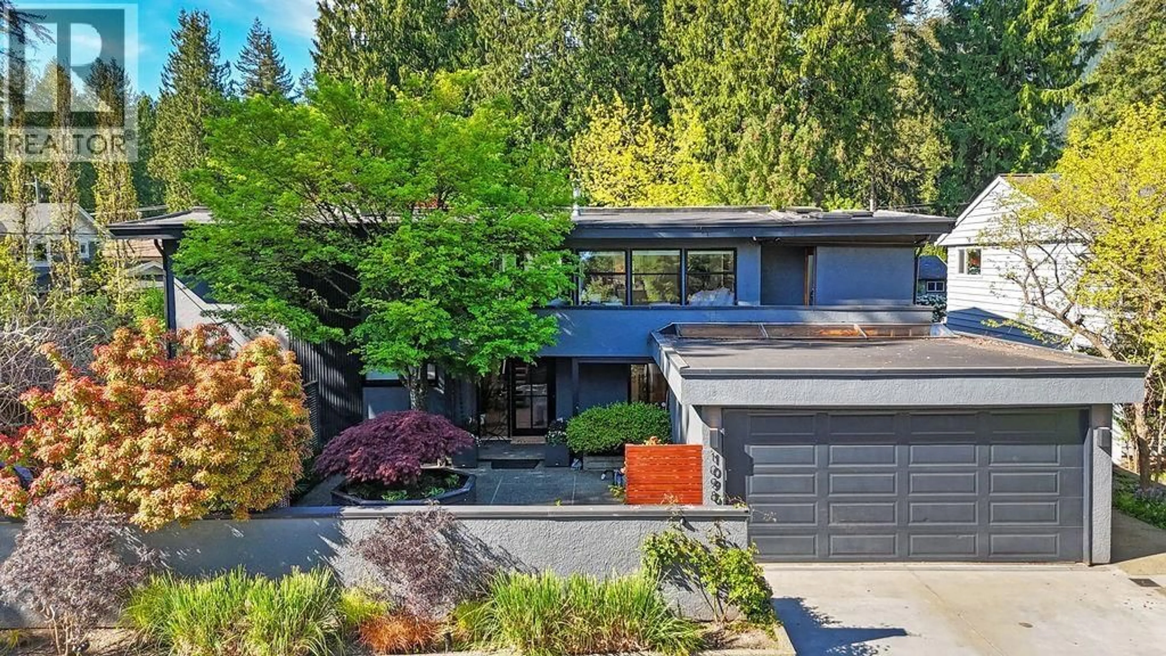 Home with brick exterior material, street for 1098 LINNAE AVENUE, North Vancouver British Columbia V7R1Z4