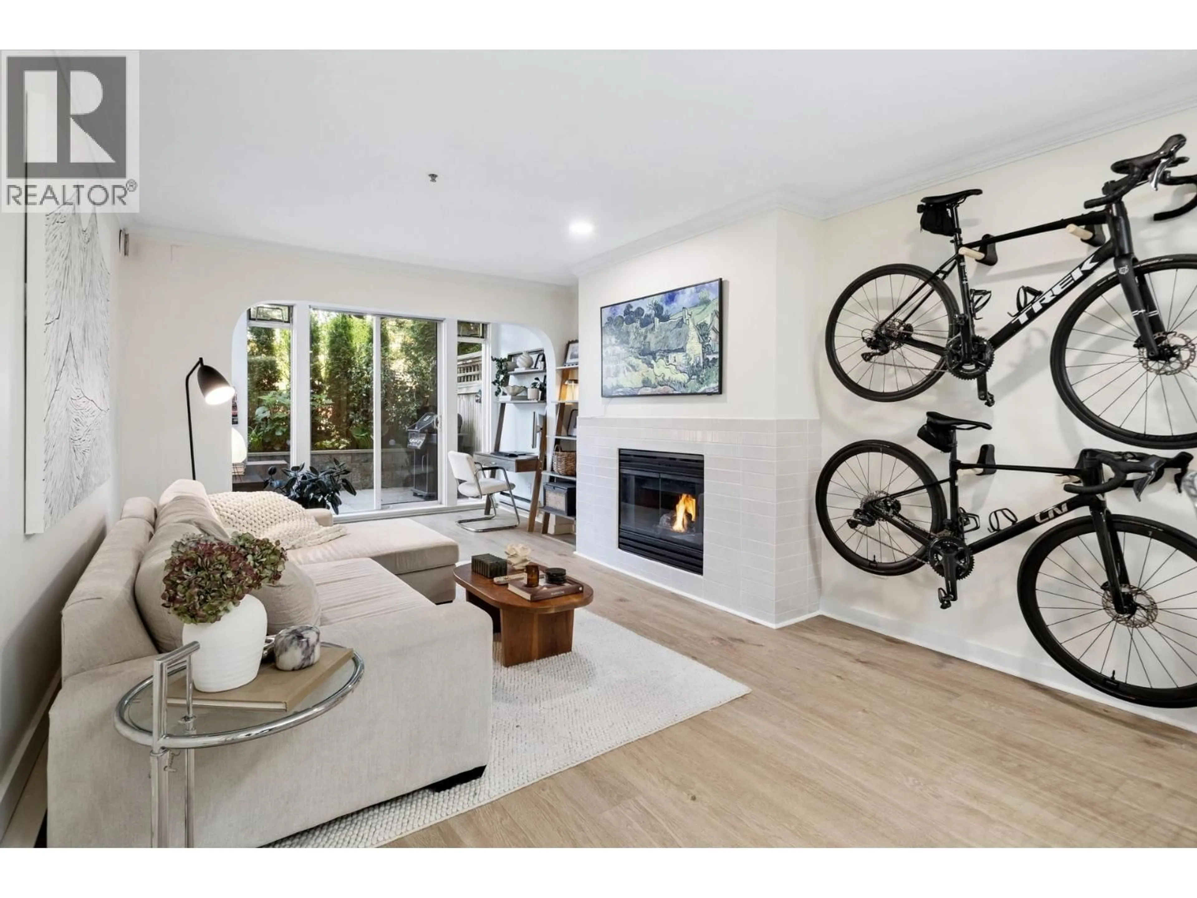 Unknown for 114 - 155 3RD STREET, North Vancouver British Columbia V7L1E5
