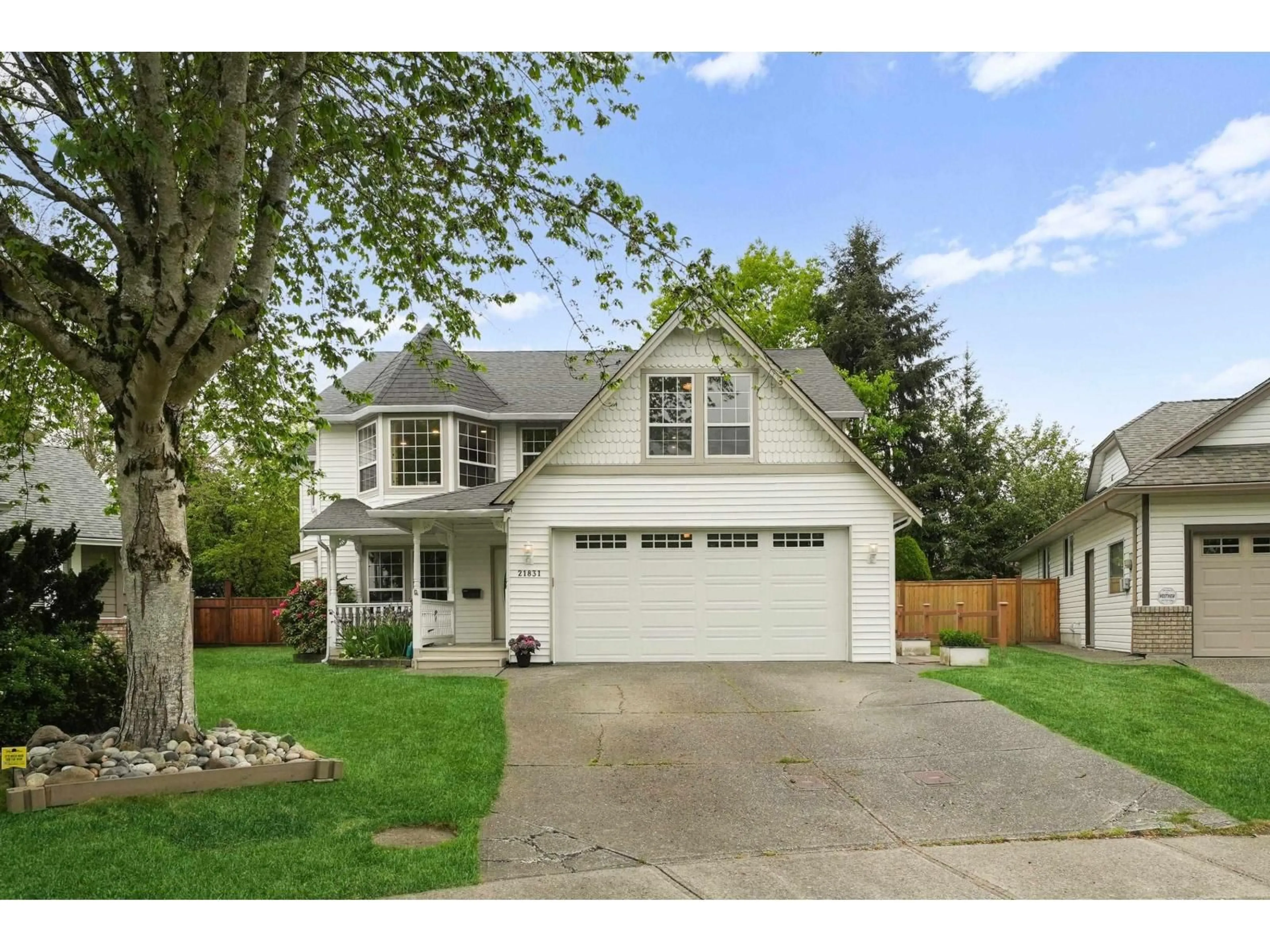 Home with vinyl exterior material, street for 21831 44A AVENUE, Langley British Columbia V3A8E1