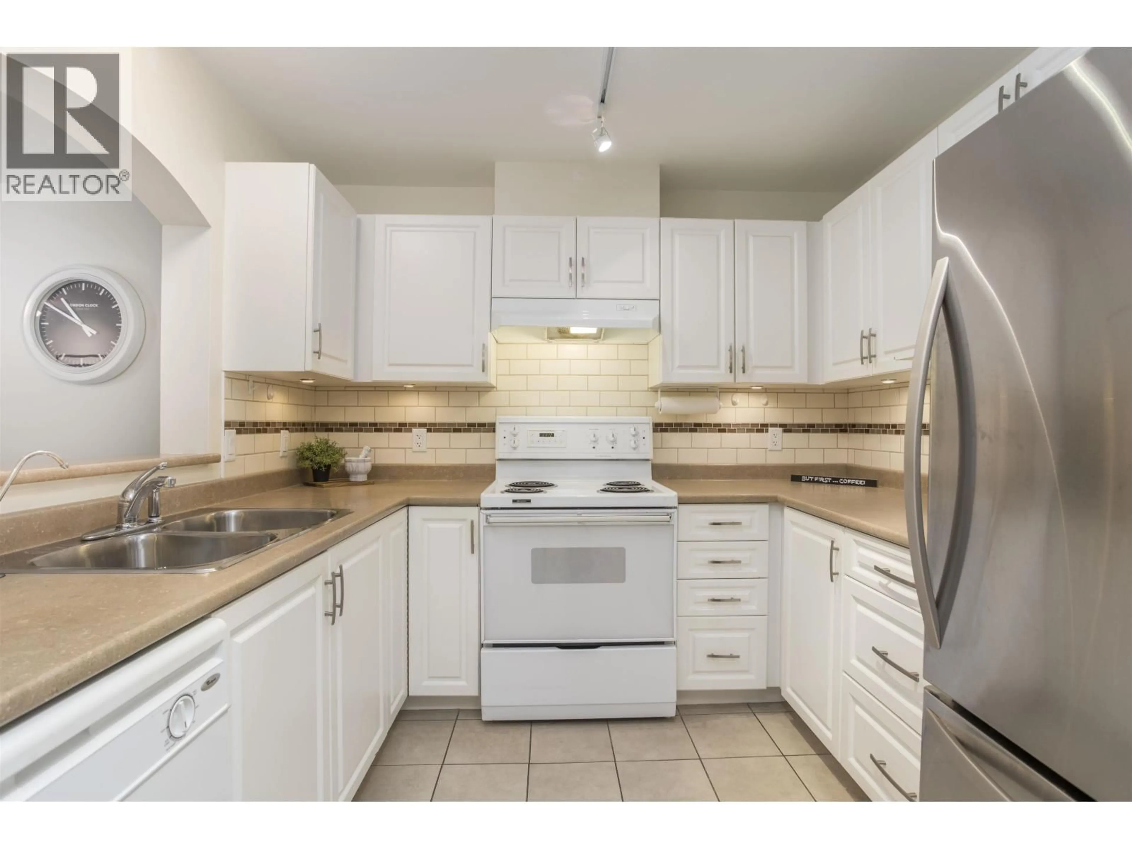 Standard kitchen, ceramic/tile floor for 144 - 2980 PRINCESS CRESCENT, Coquitlam British Columbia V3B7R4
