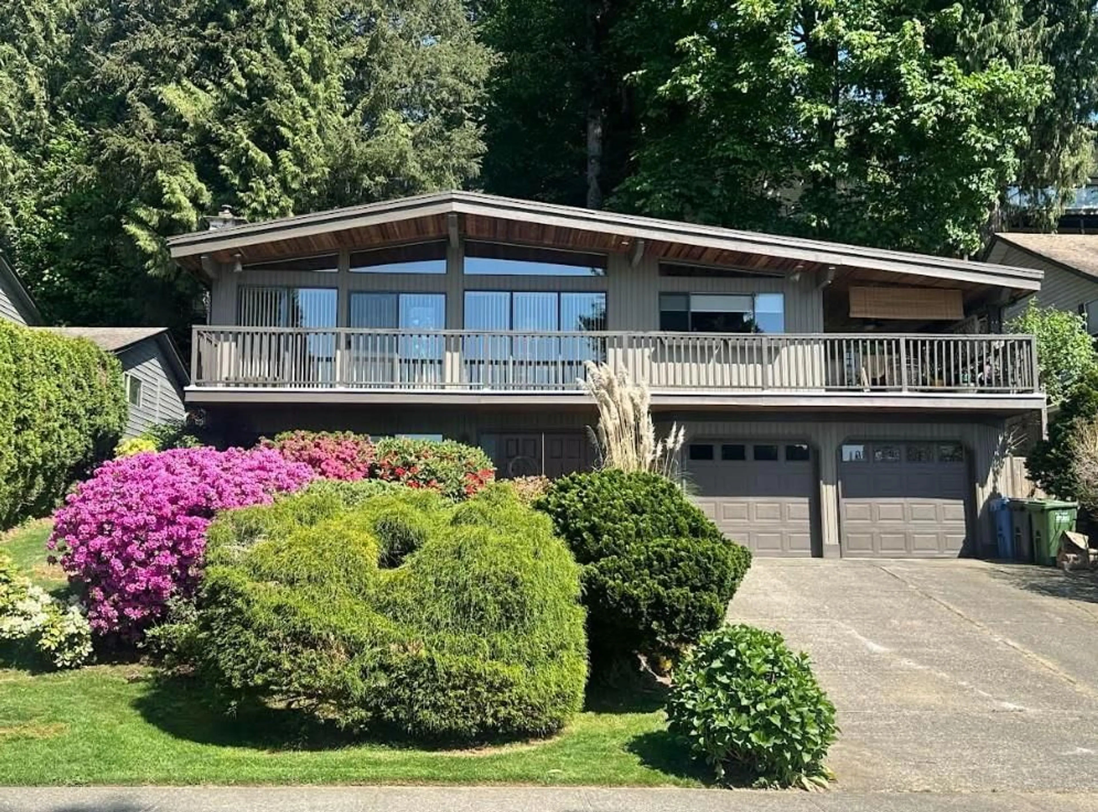 A pic from outside/outdoor area/front of a property/back of a property/a pic from drone, unknown for 2740 MARBLE HILL DRIVE, Abbotsford British Columbia V3G1C3
