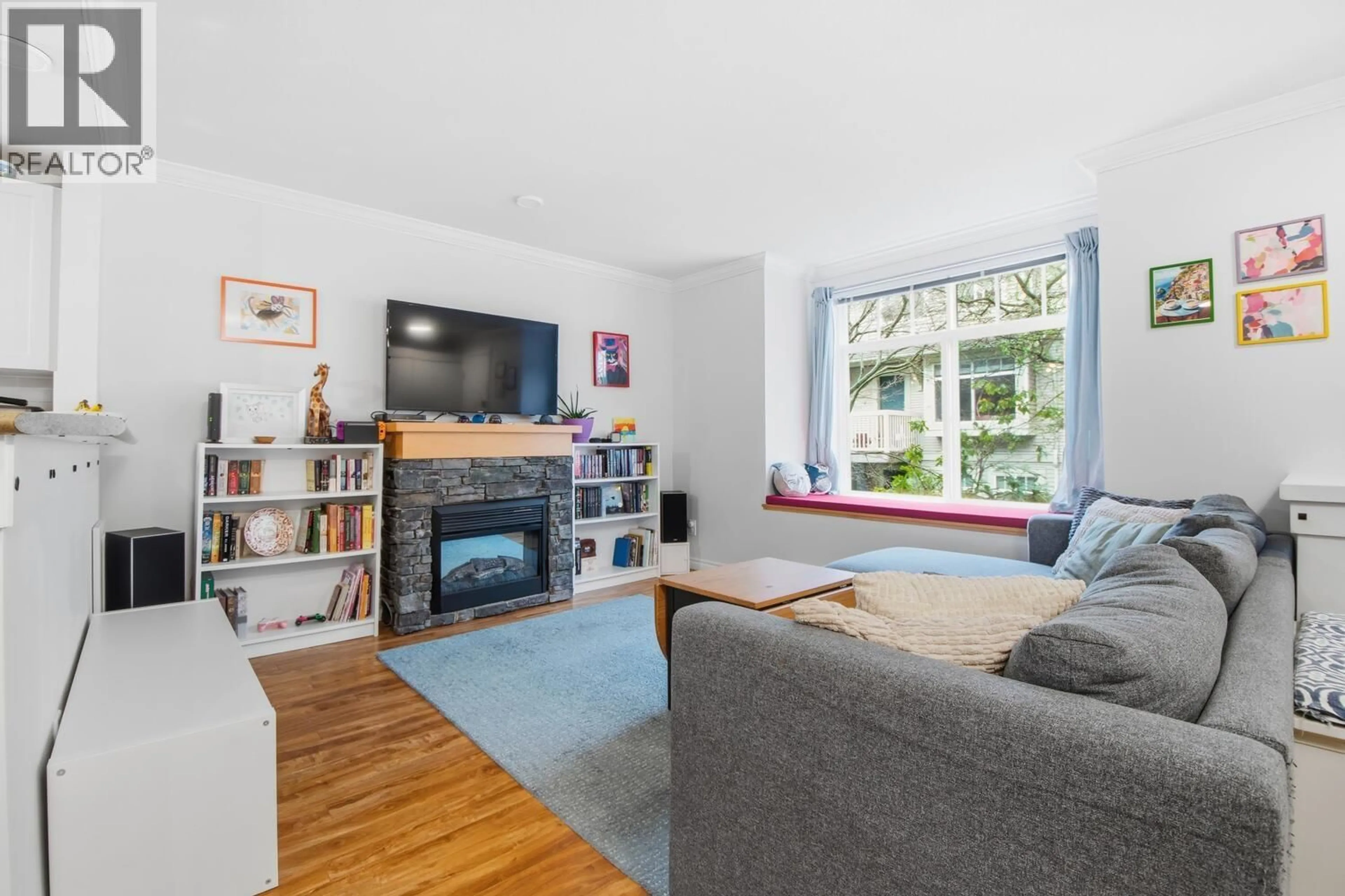 Living room with furniture, unknown for 40 - 7488 SOUTHWYNDE AVENUE, Burnaby British Columbia V3N5C6