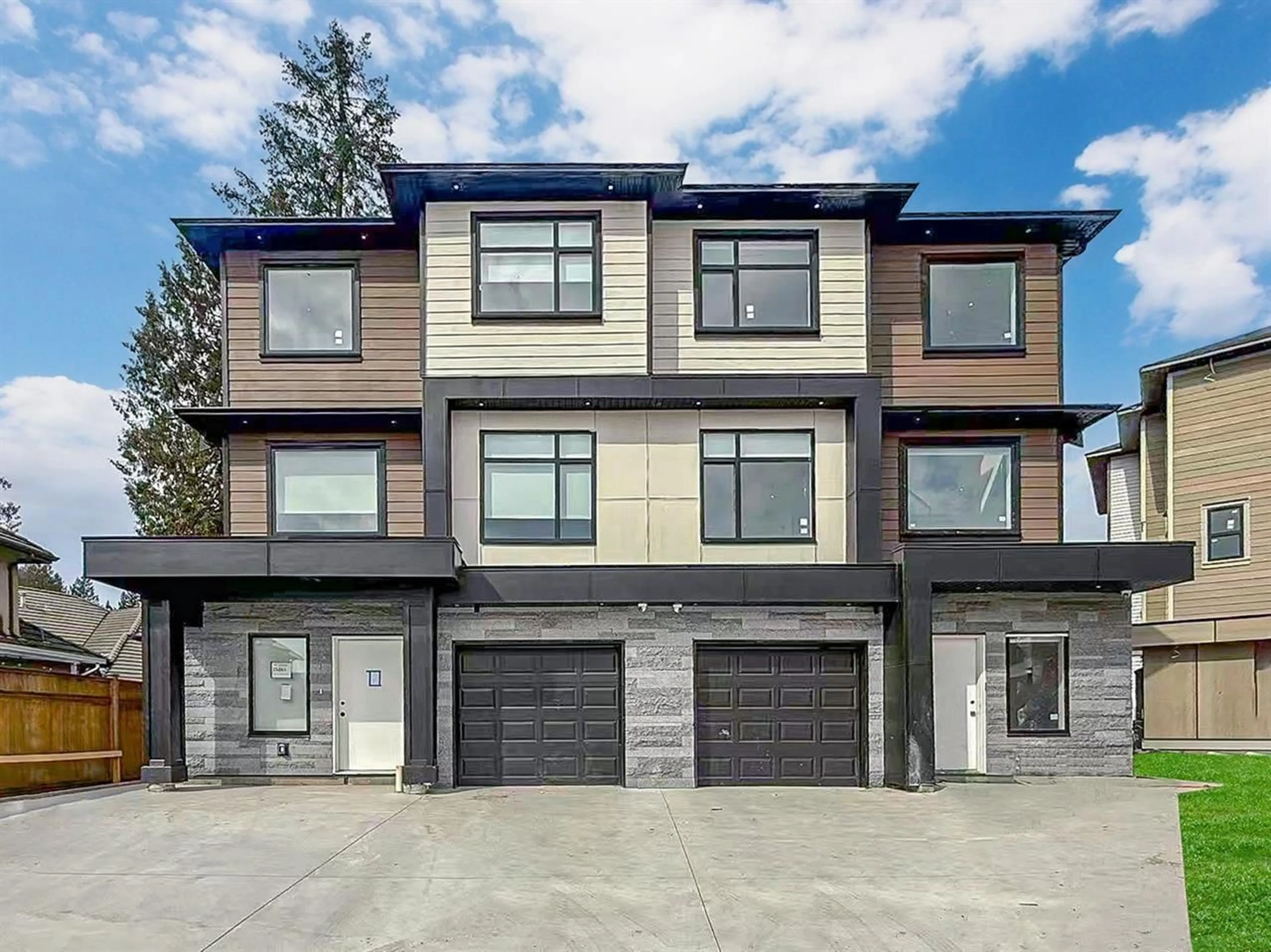 Home with brick exterior material, street for 102 - 15861 111A AVENUE, Surrey British Columbia V4N5B4