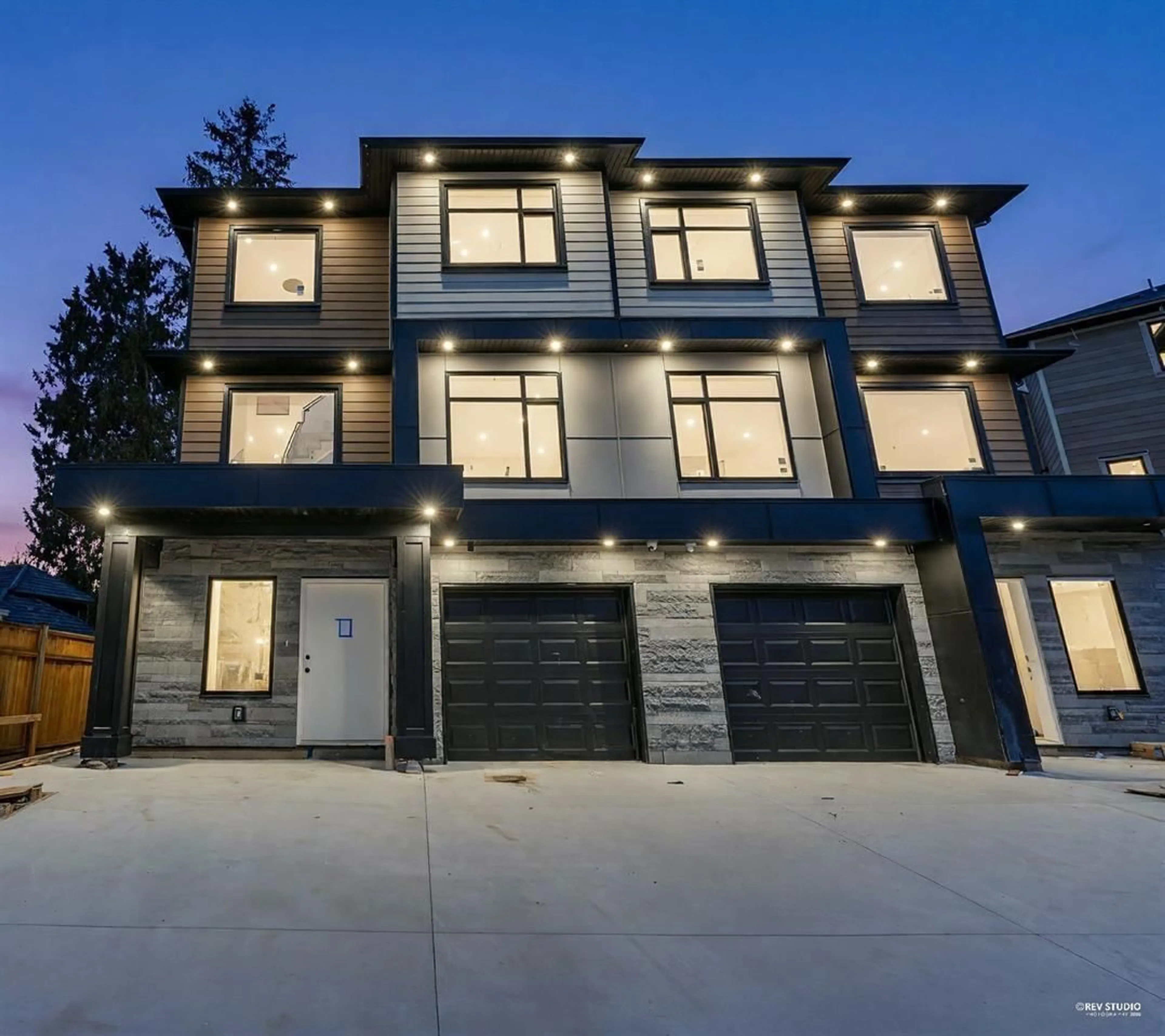 Home with brick exterior material, street for 102 - 15861 111A AVENUE, Surrey British Columbia V4N5B4