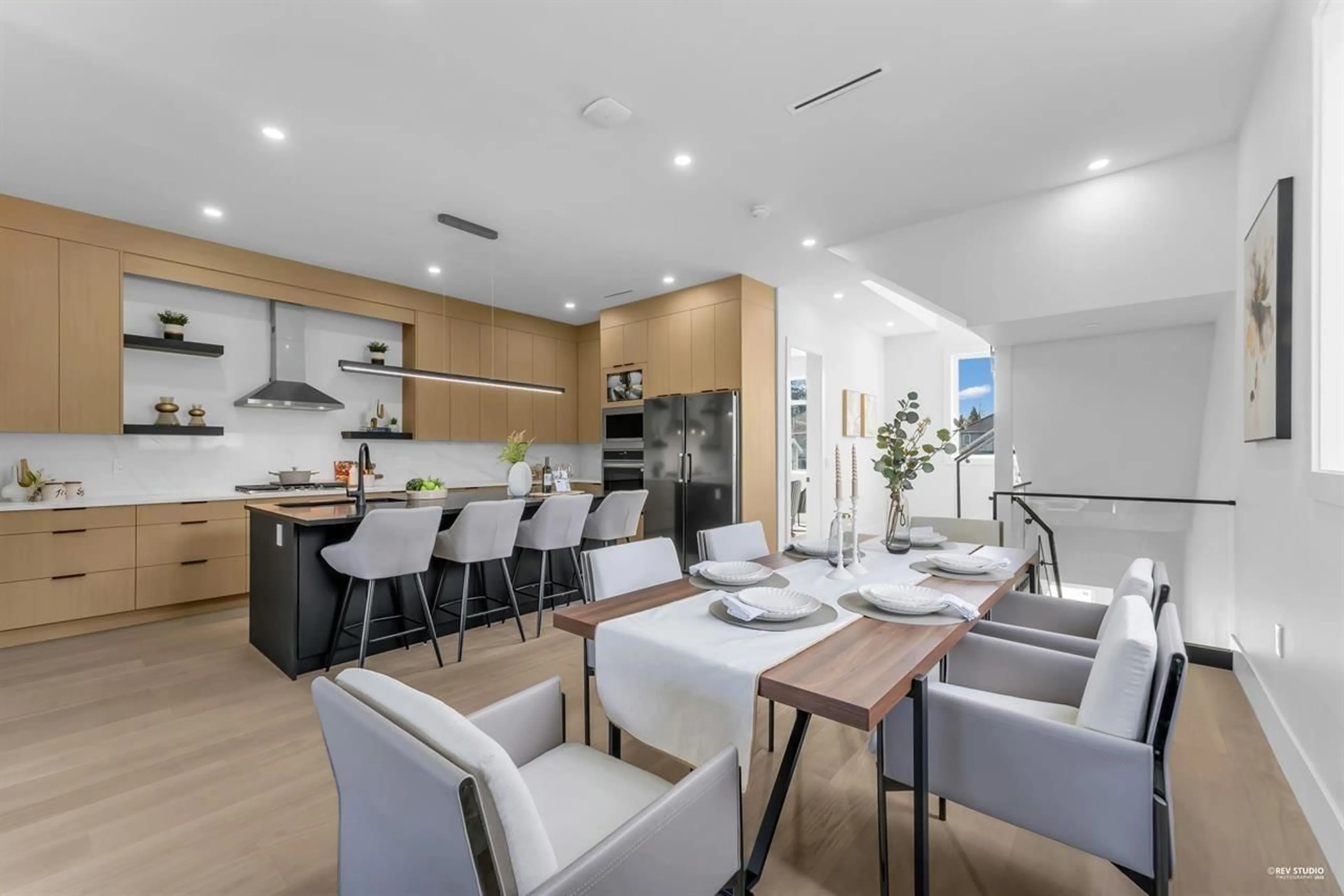 Open concept kitchen, unknown for 102 - 15861 111A AVENUE, Surrey British Columbia V4N5B4