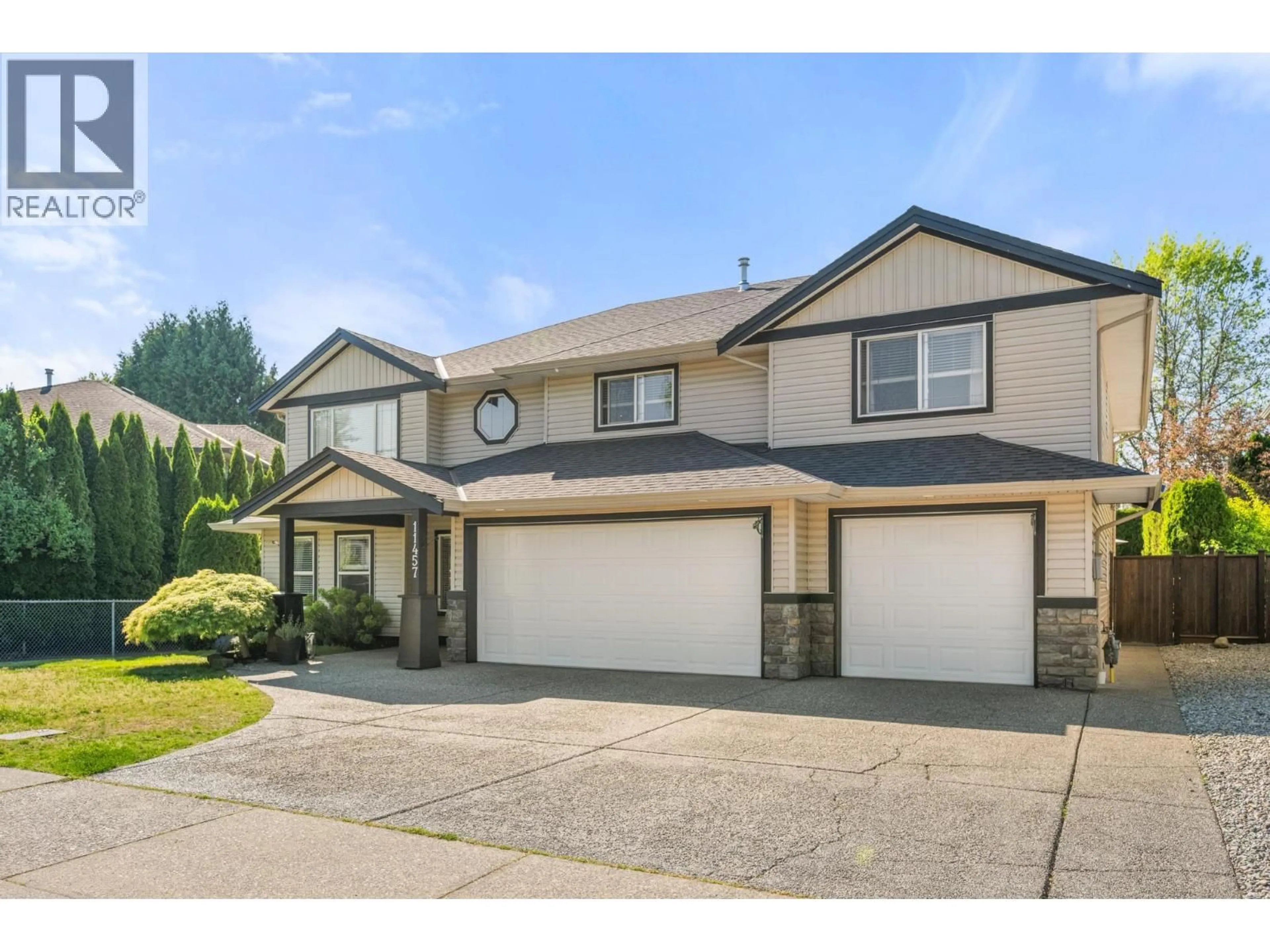 Home with vinyl exterior material, street for 11457 CREEKSIDE STREET, Maple Ridge British Columbia V2W2C1