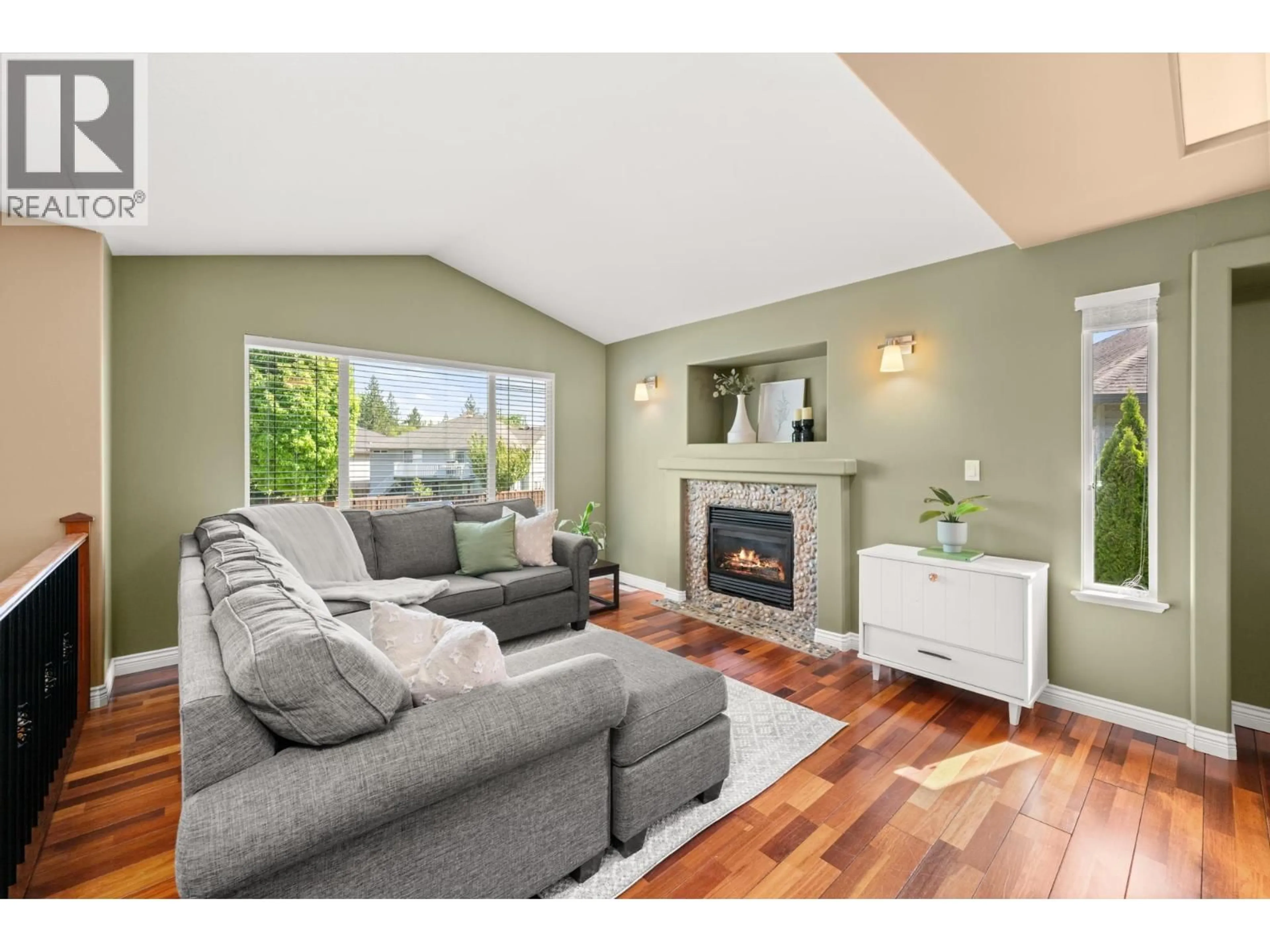 Living room with furniture, wood/laminate floor for 11457 CREEKSIDE STREET, Maple Ridge British Columbia V2W2C1