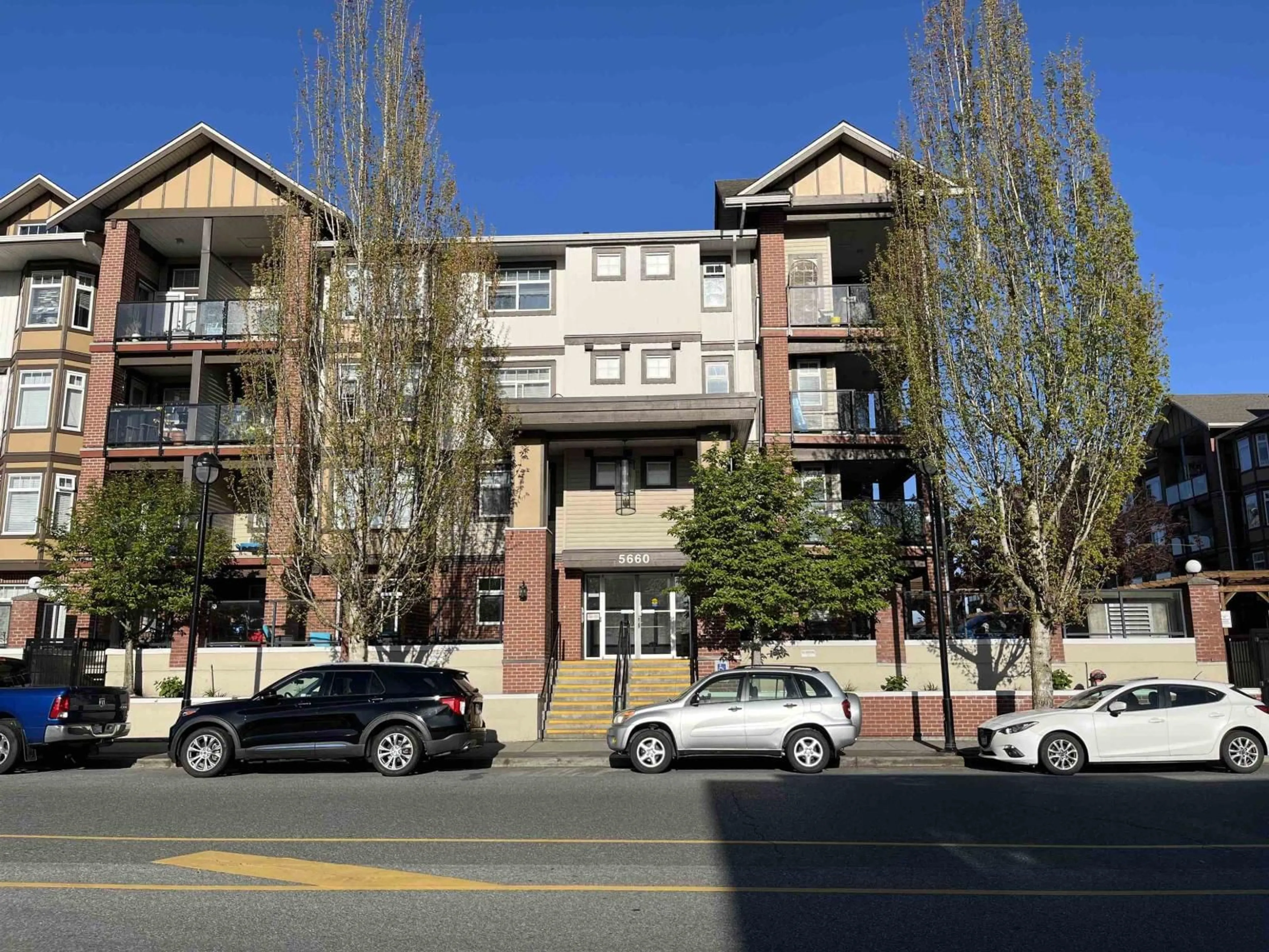 Unknown for 348 - 5660 201A STREET, Langley British Columbia V3A0B4