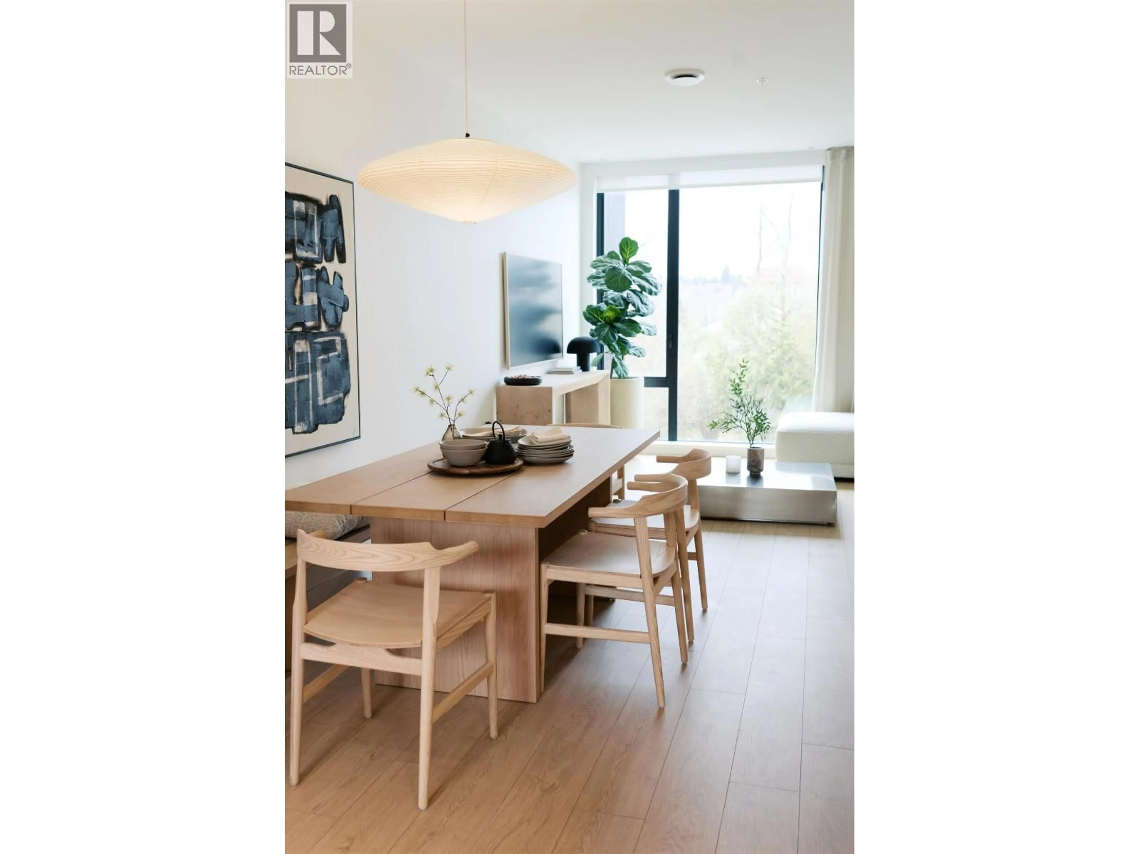 Dining room, wood/laminate floor for 142 - 2880 NANAIMO STREET, Vancouver British Columbia V5M2E1