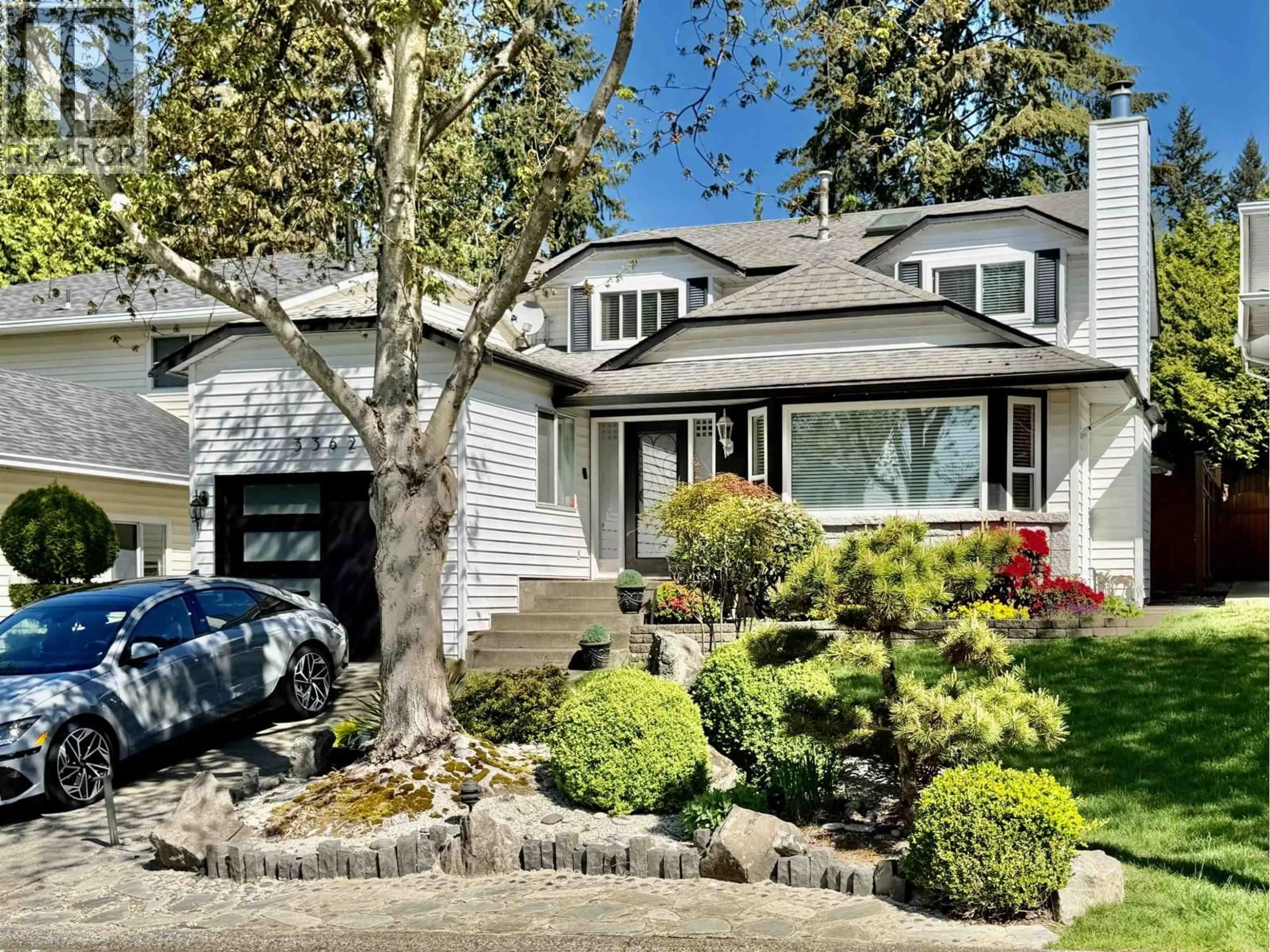 Home with vinyl exterior material, street for 3362 MANNING CRESCENT, North Vancouver British Columbia V7H2R7