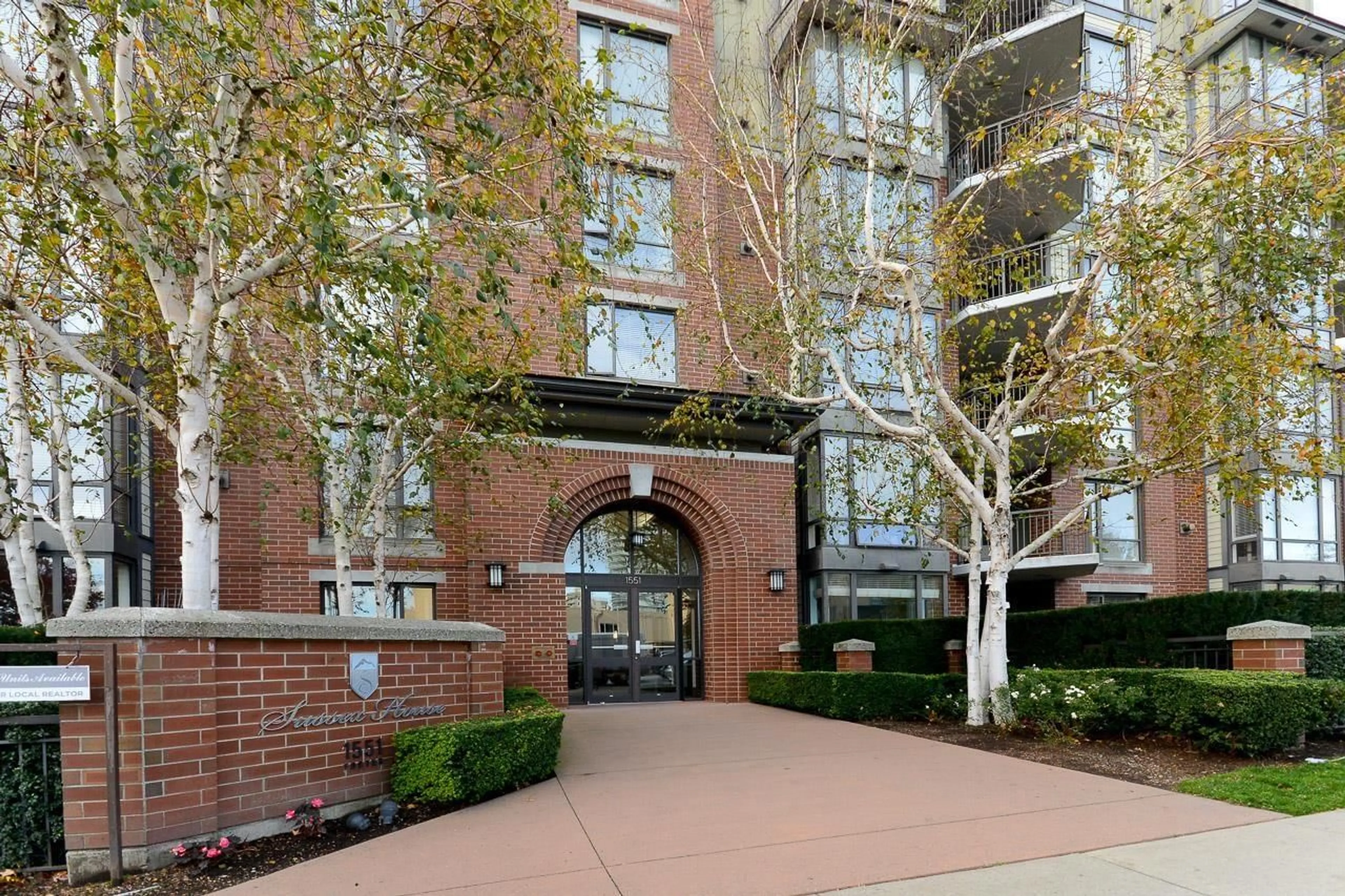 Indoor foyer for 307 - 1551 FOSTER STREET, White Rock British Columbia V4B5M1