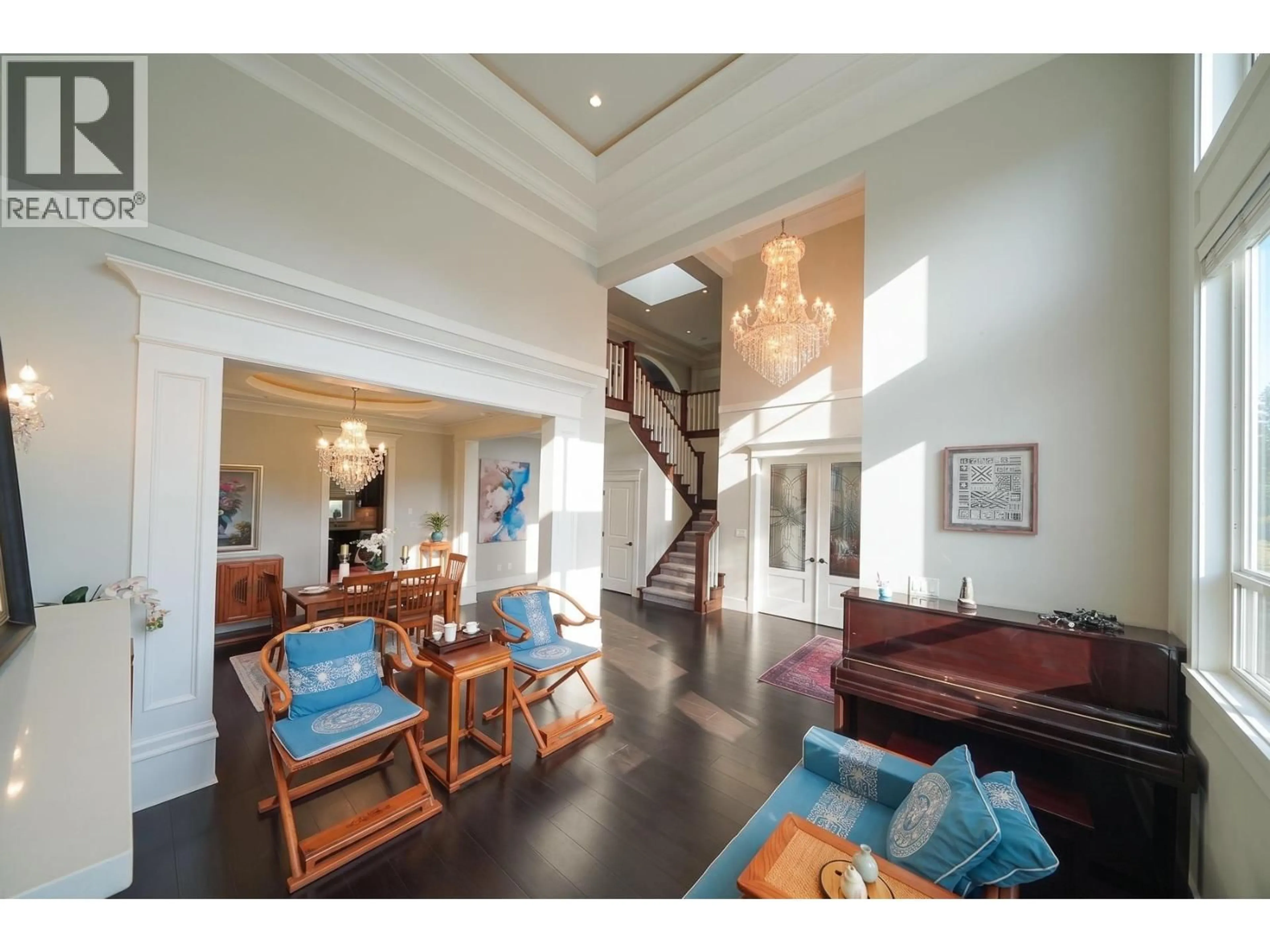 Indoor foyer for 10320 DENNIS CRESCENT, Richmond British Columbia V7A3R8