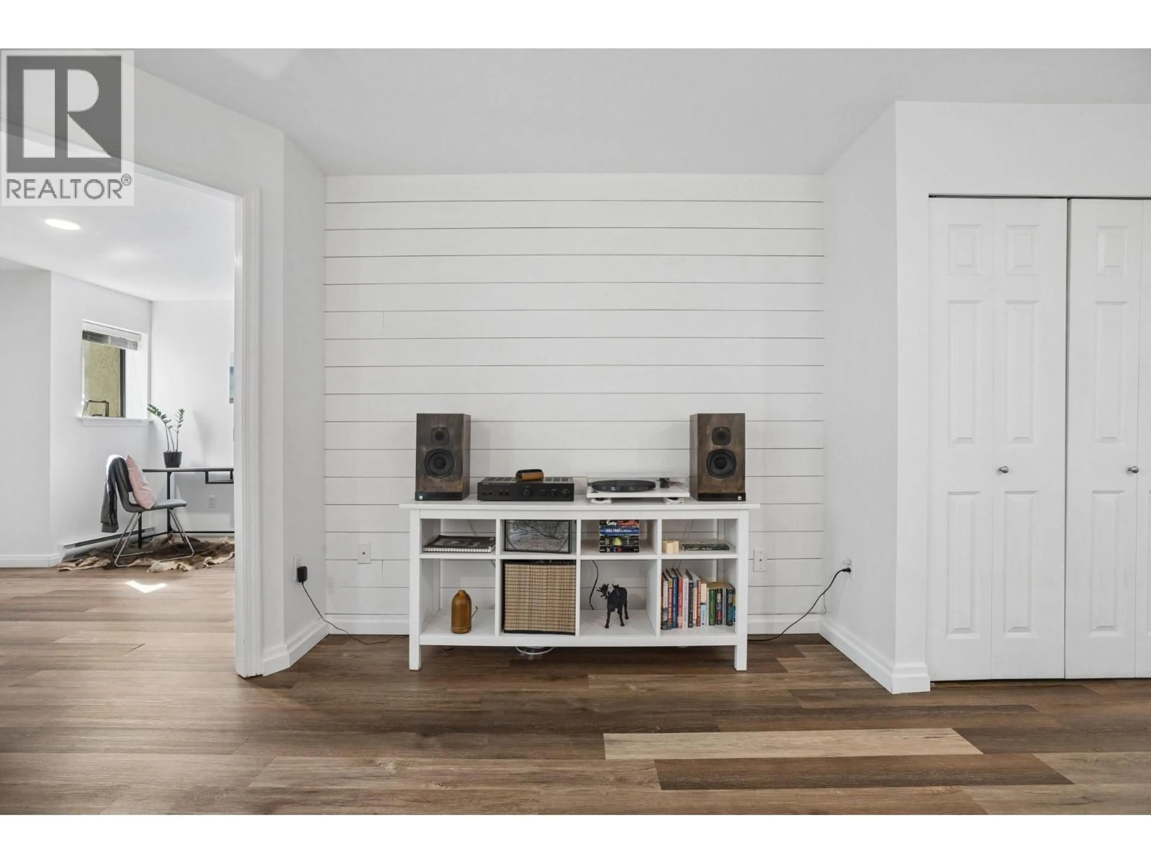 Indoor entryway for 108 - 1200 PACIFIC STREET, Coquitlam British Columbia V3B6K2
