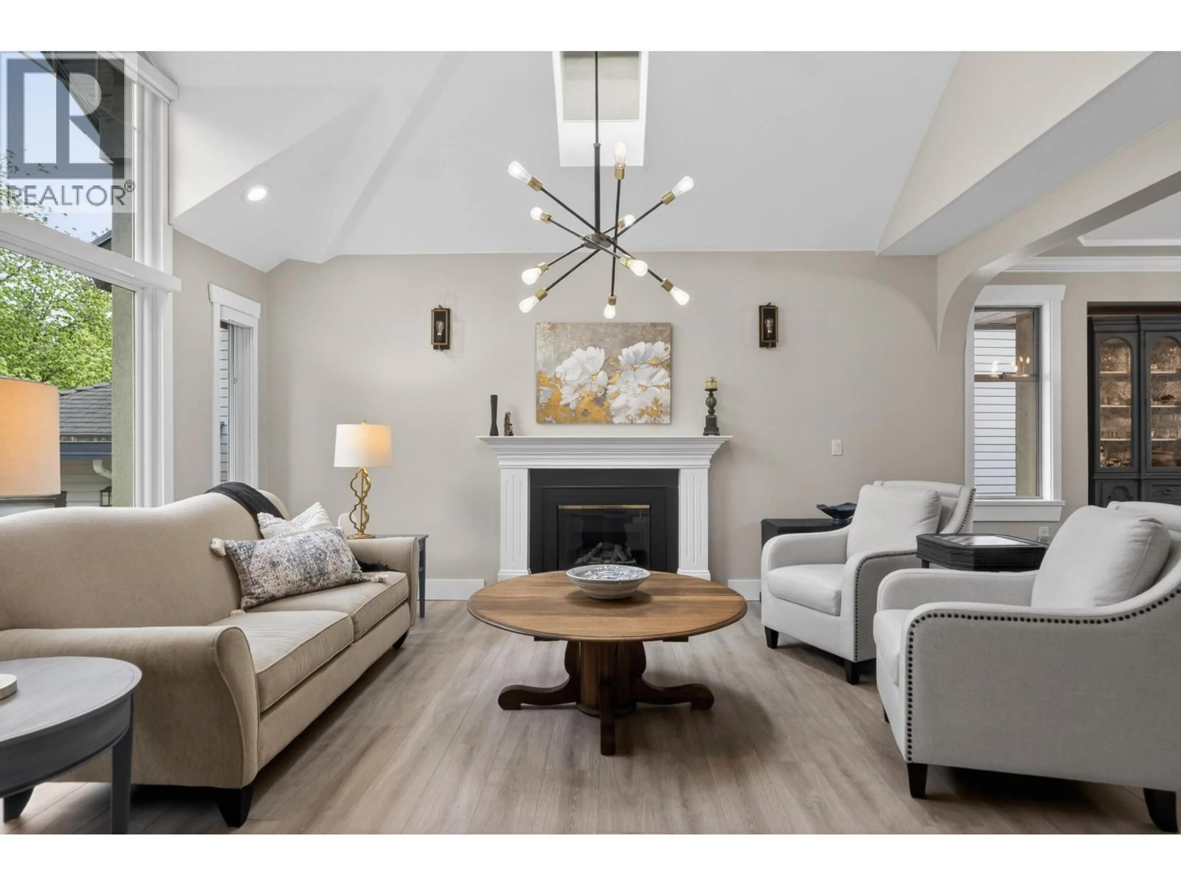 Living room with furniture, wood/laminate floor for 209 RAVINE DRIVE, Port Moody British Columbia V3H4W7