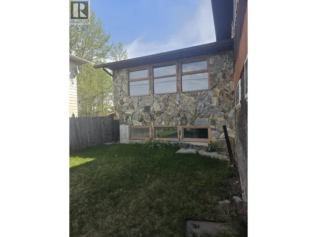 2402 VICTORIA STREET, Prince George 4