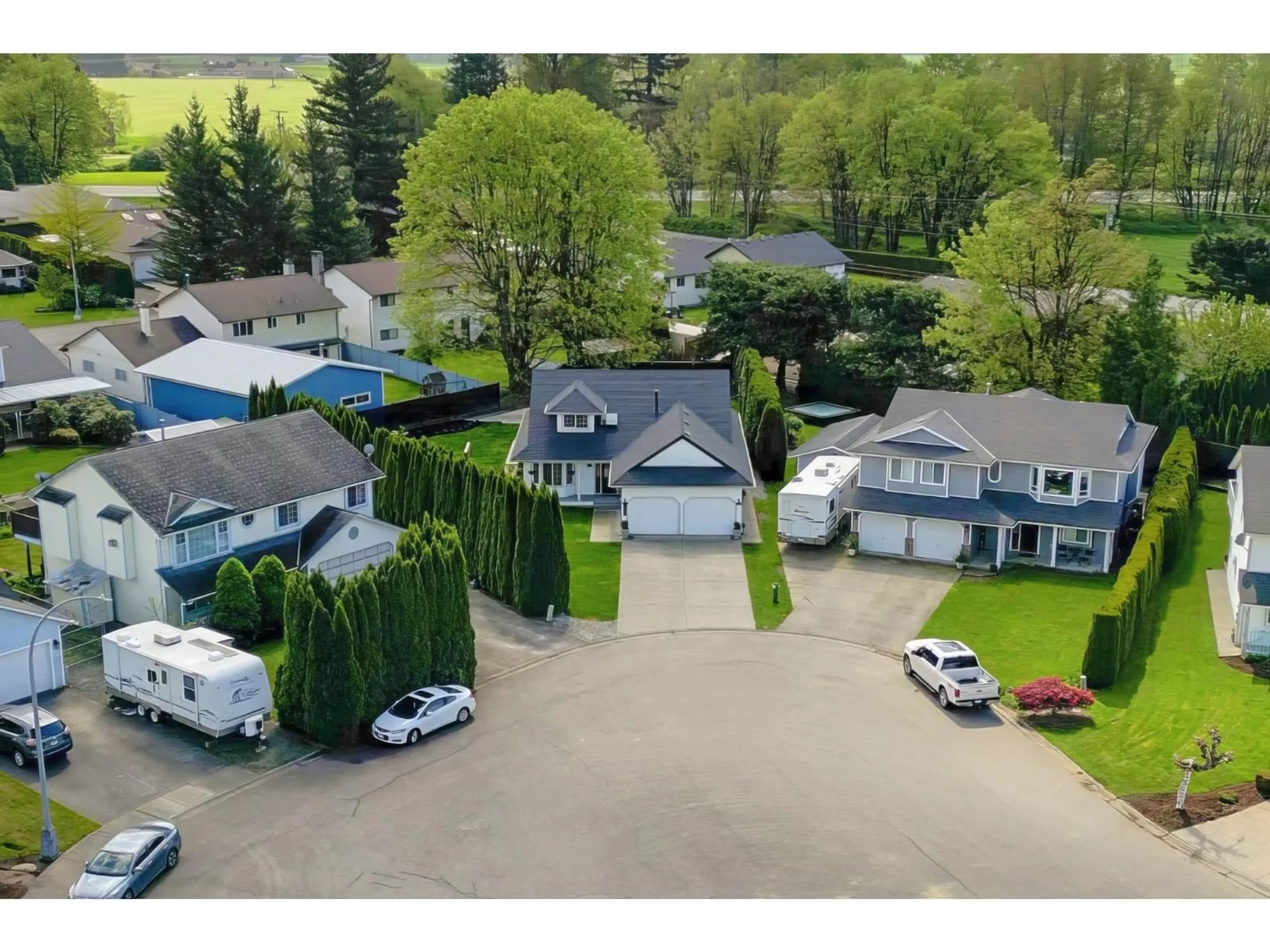 A pic from outside/outdoor area/front of a property/back of a property/a pic from drone, street for 7238 GERRIT PLACE, Agassiz British Columbia V0M1A2