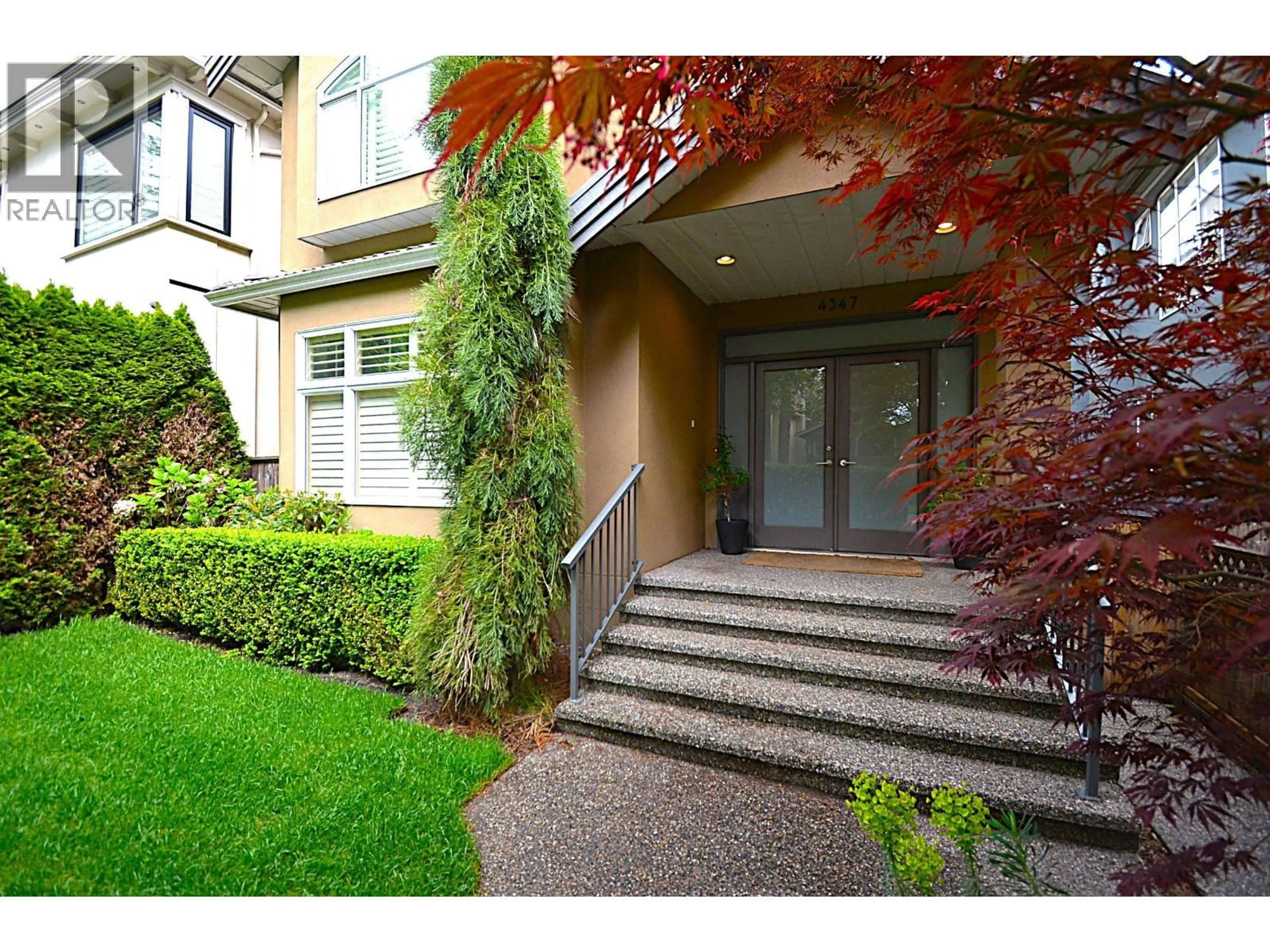Indoor foyer for 4347 13TH AVENUE, Vancouver British Columbia V6R2V1