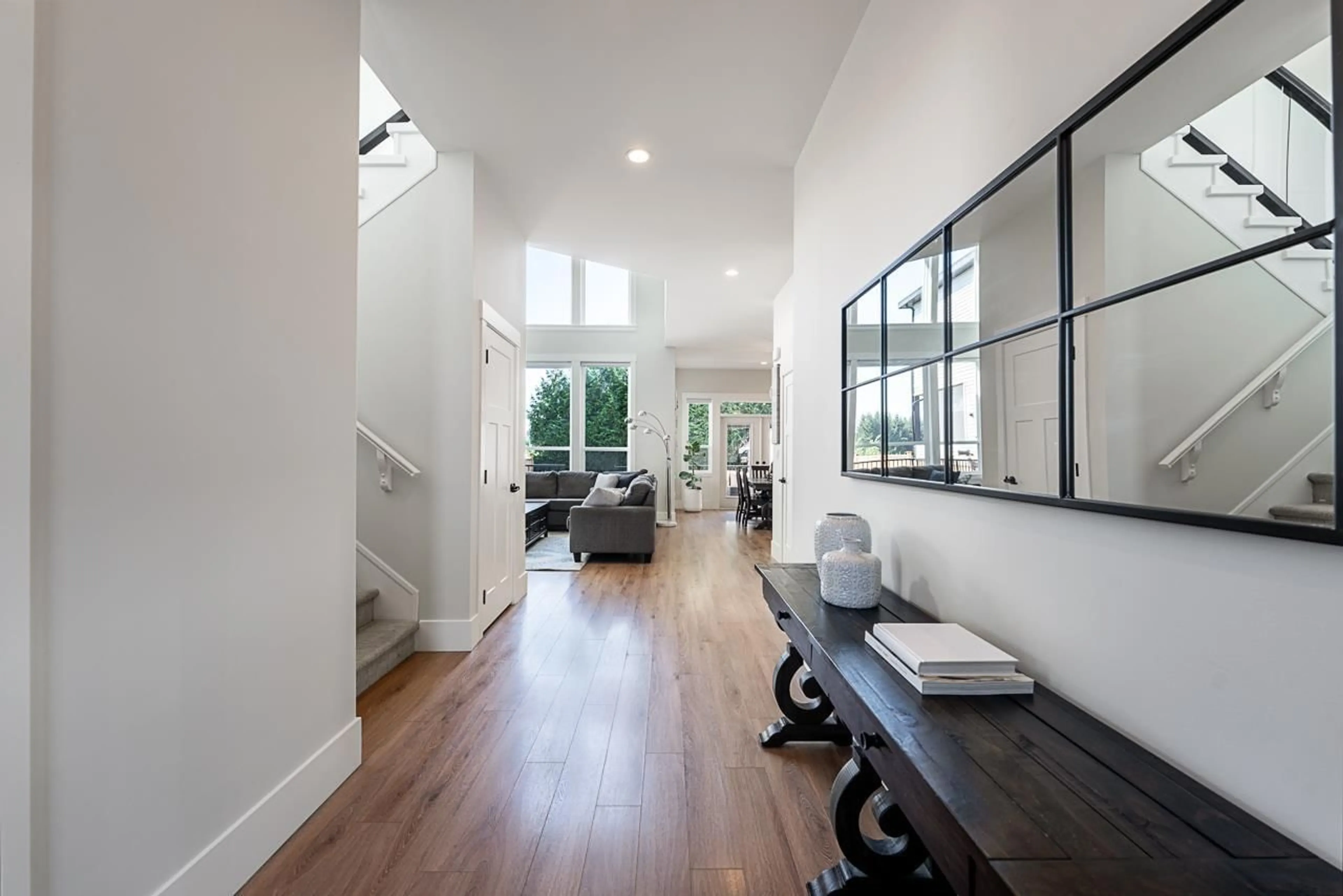 Indoor entryway for 27989 LEDUNNE AVENUE, Abbotsford British Columbia V4X1H5