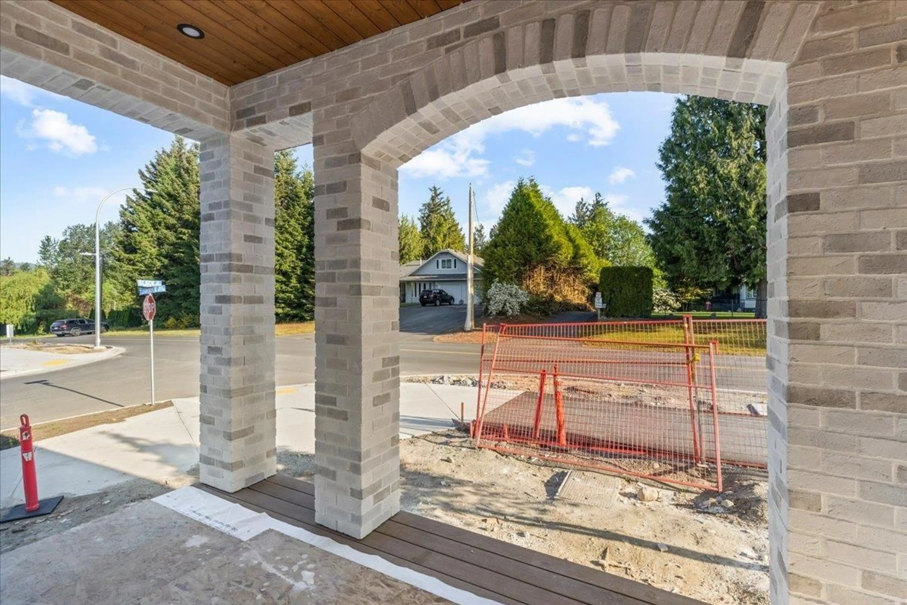 Patio, unknown for 33203 PINCHBECK AVENUE, Mission British Columbia V2V6X9