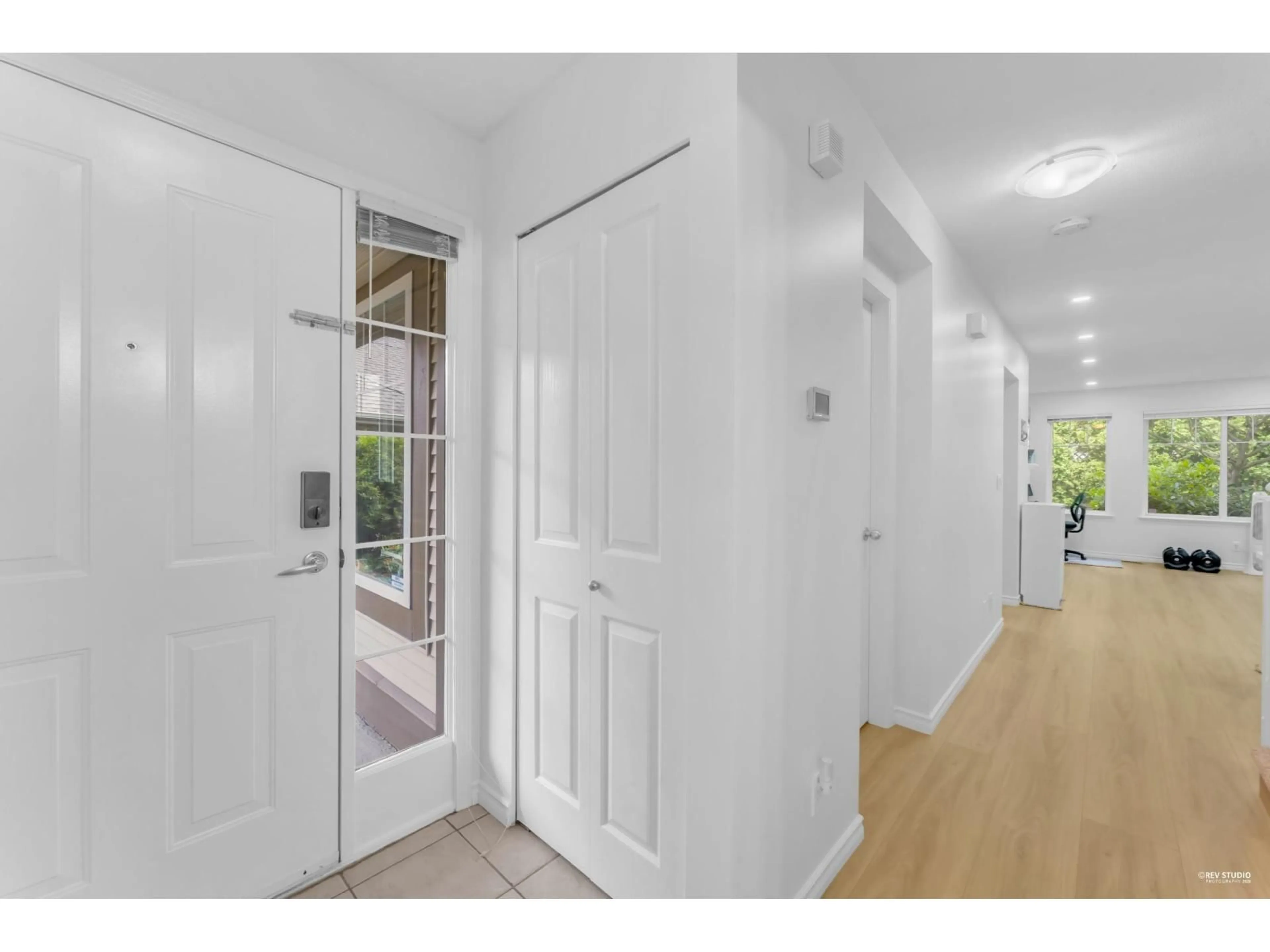 Indoor entryway for 76 - 8888 151 STREET, Surrey British Columbia V3R0Z9