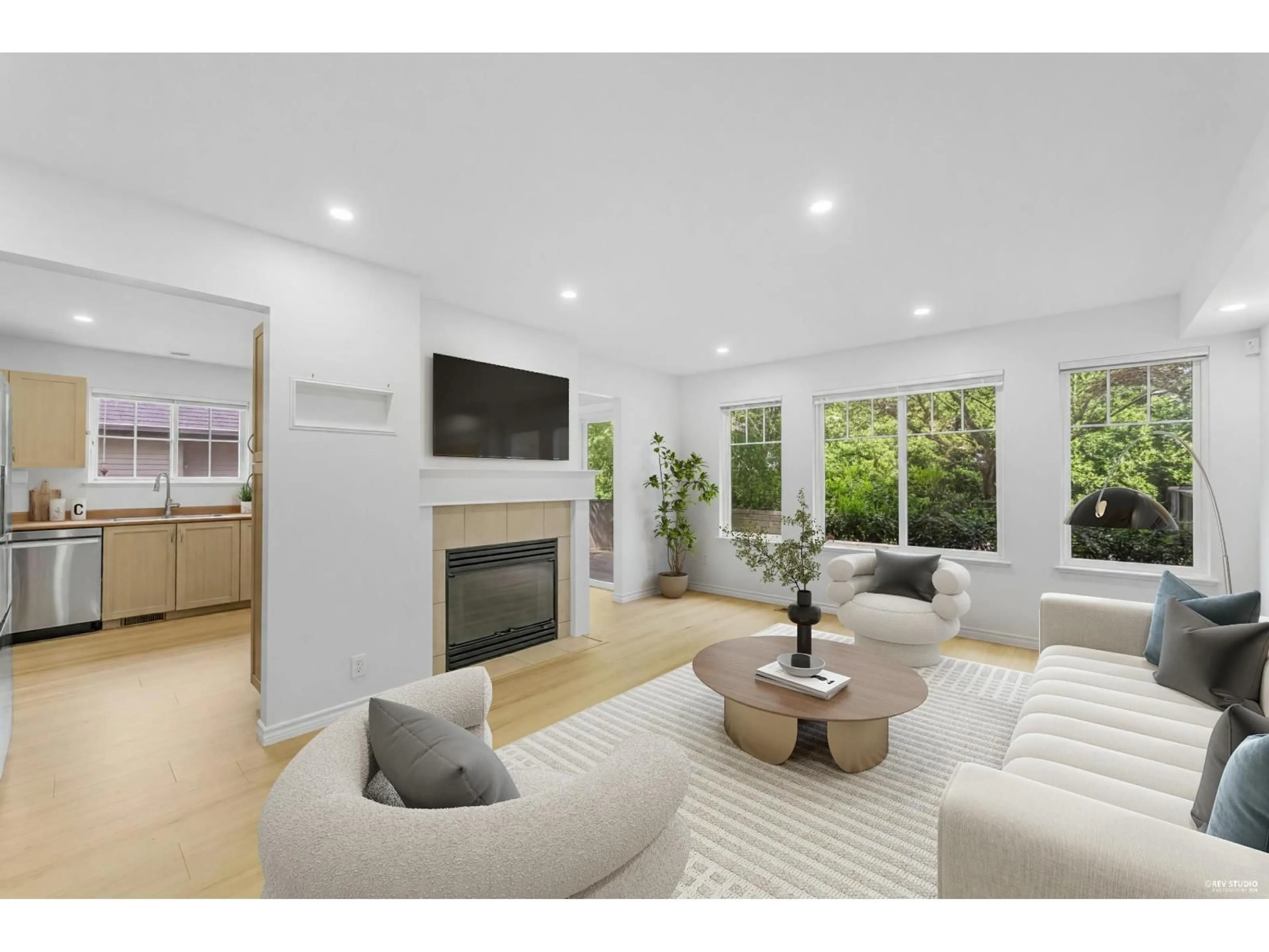 Living room with furniture, unknown for 76 - 8888 151 STREET, Surrey British Columbia V3R0Z9