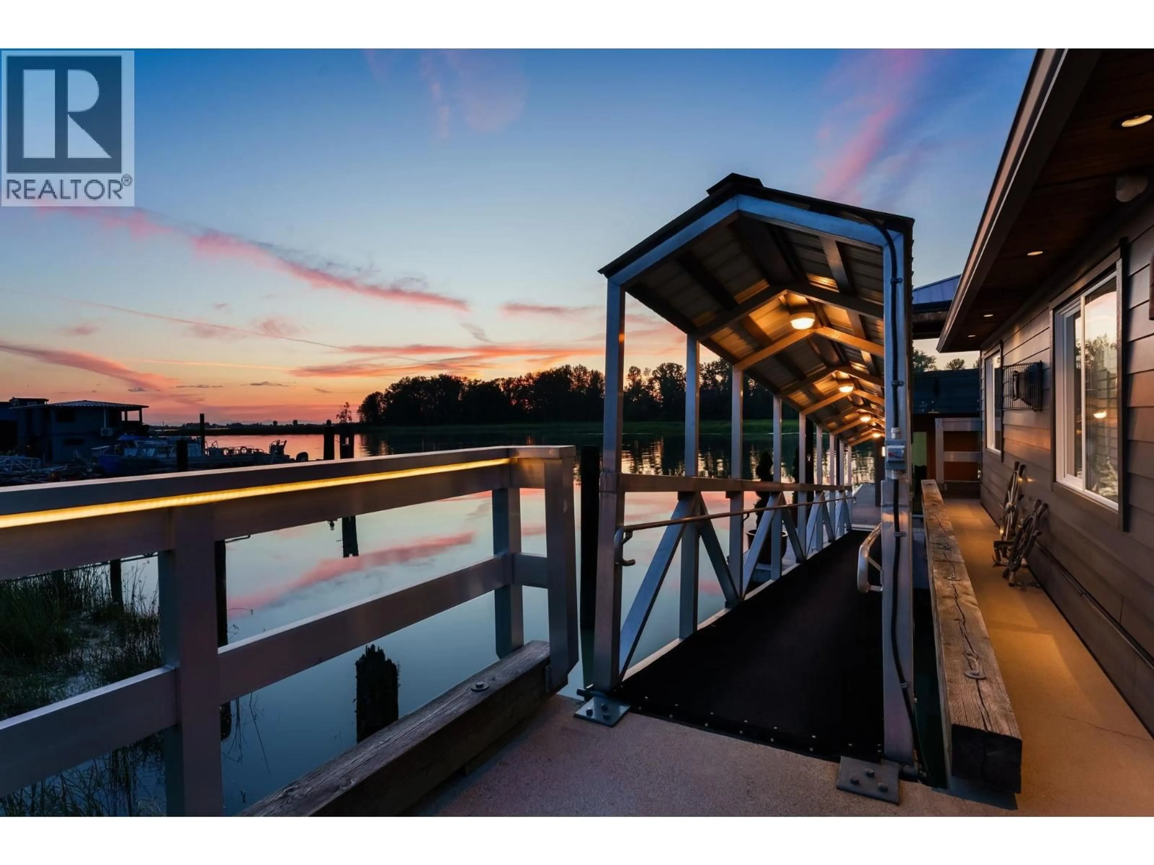 Patio, water/lake/river/ocean view for 4379 RIVER ROAD, Delta British Columbia V4K1R9