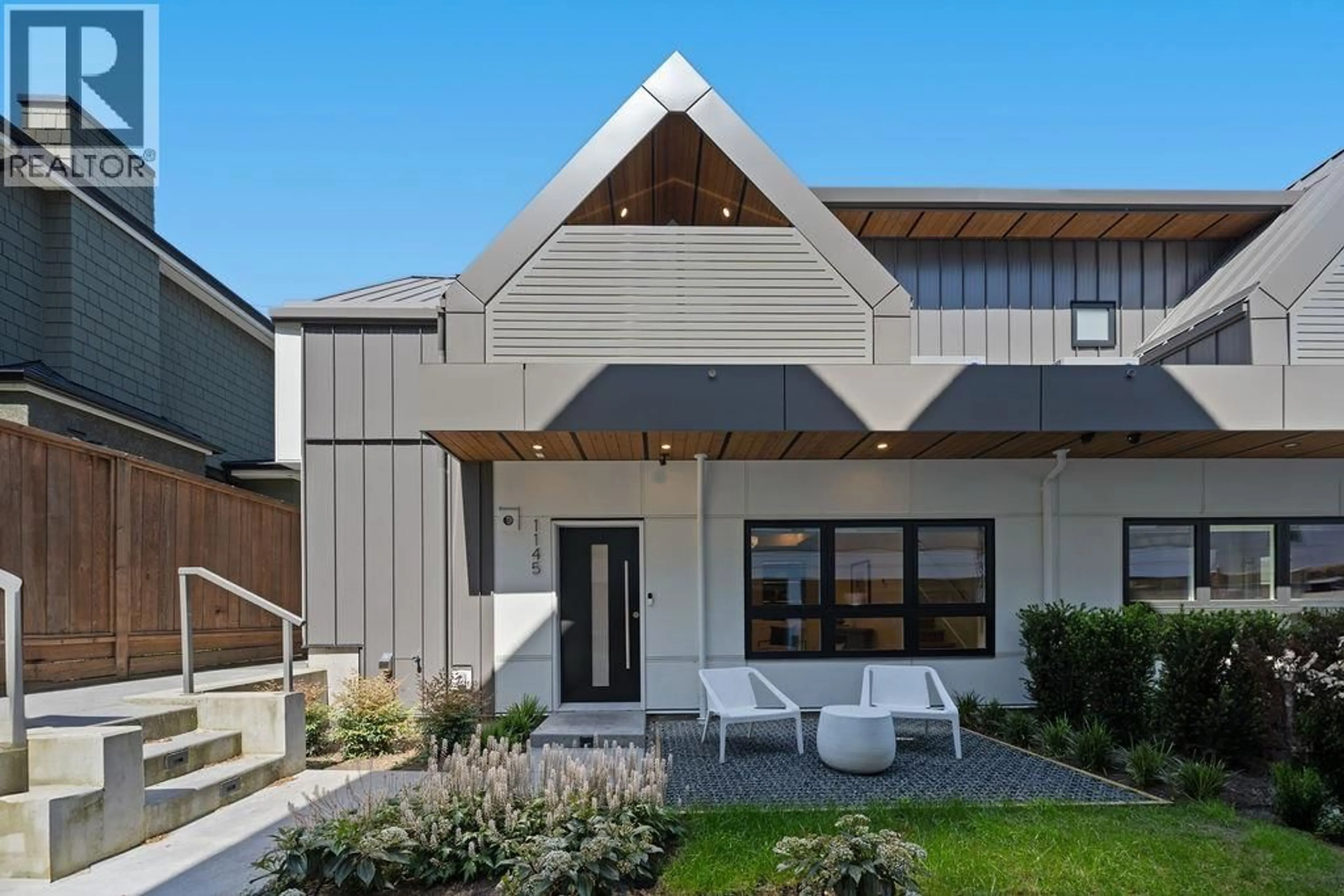 Home with vinyl exterior material, street for 1145 33RD AVENUE, Vancouver British Columbia V6M1A3