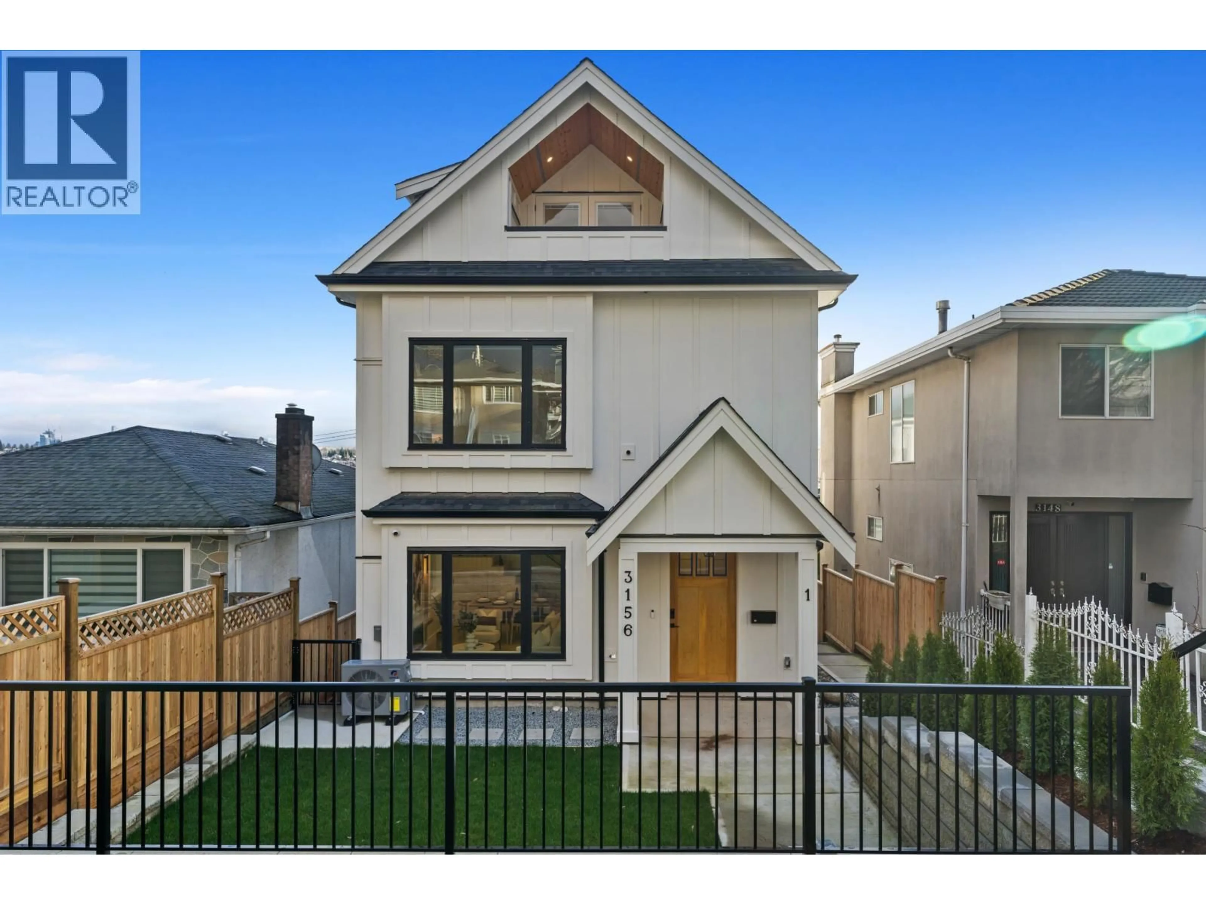 Home with vinyl exterior material, mountain view for 3156-1 8TH AVENUE, Vancouver British Columbia V5M1X6