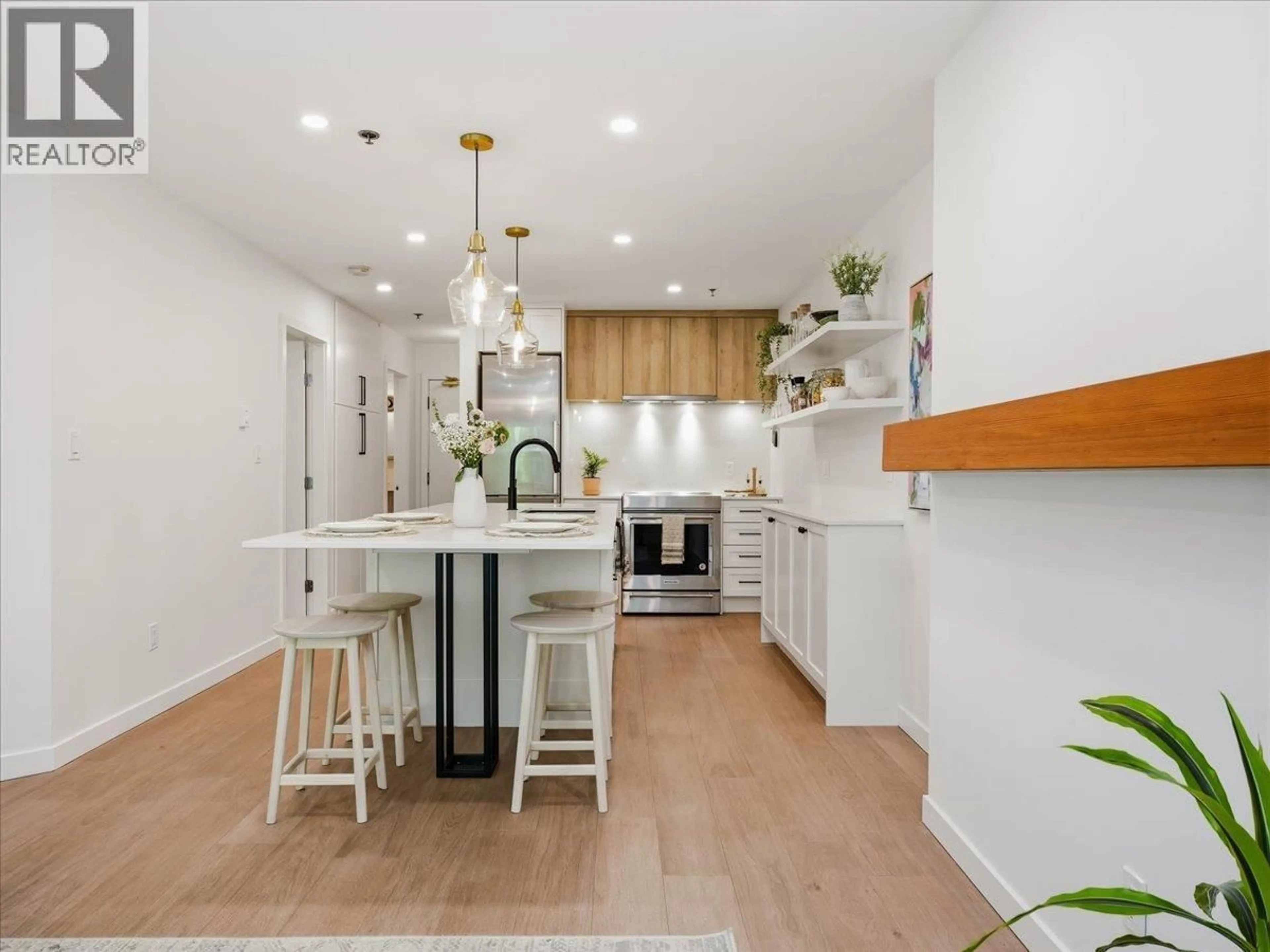 Open concept kitchen, unknown for 207 - 1925 2ND AVENUE, Vancouver British Columbia V6J1J2