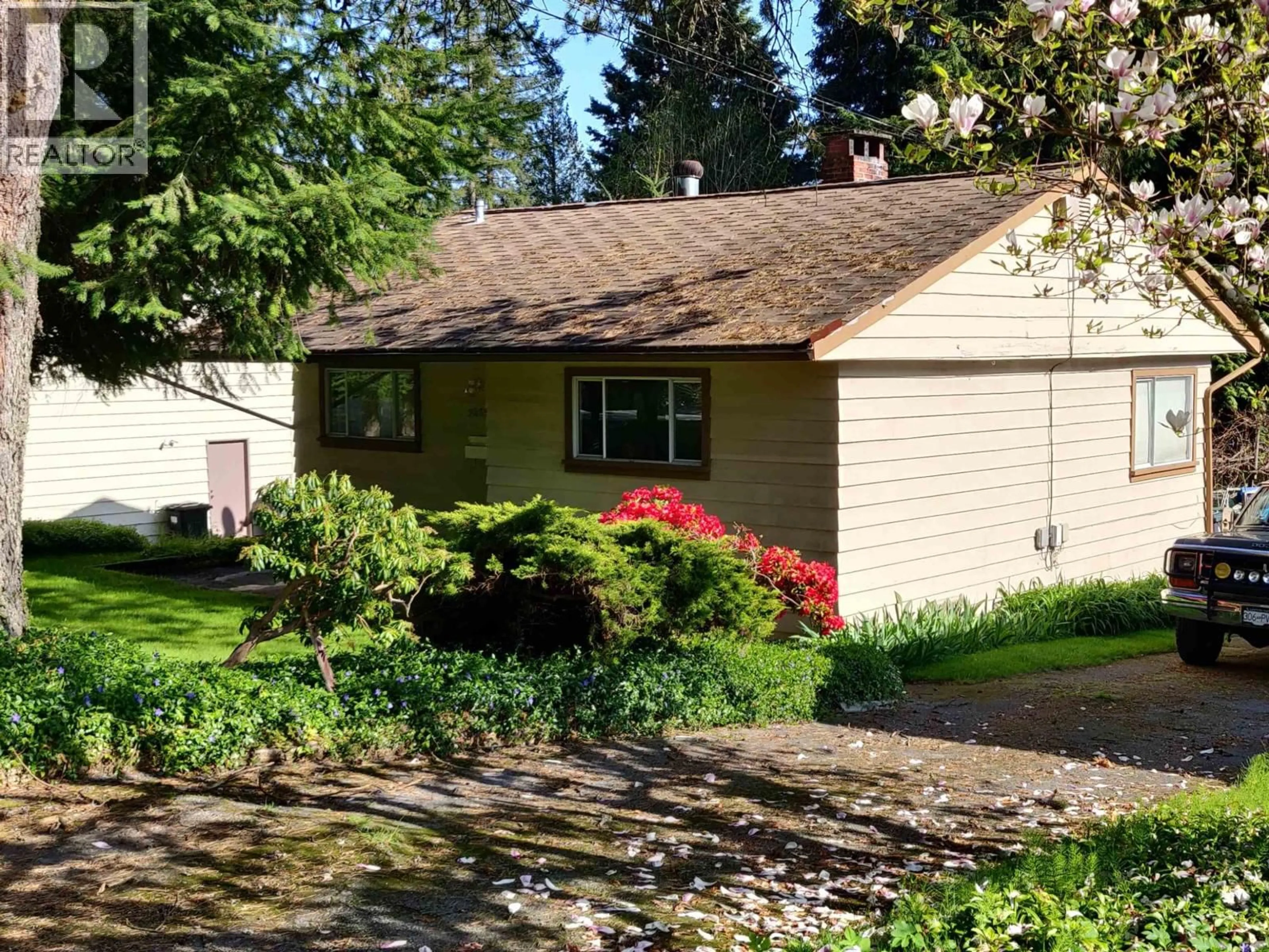 Home with vinyl exterior material, street for 2465 KEATS ROAD, North Vancouver British Columbia V7H1J6