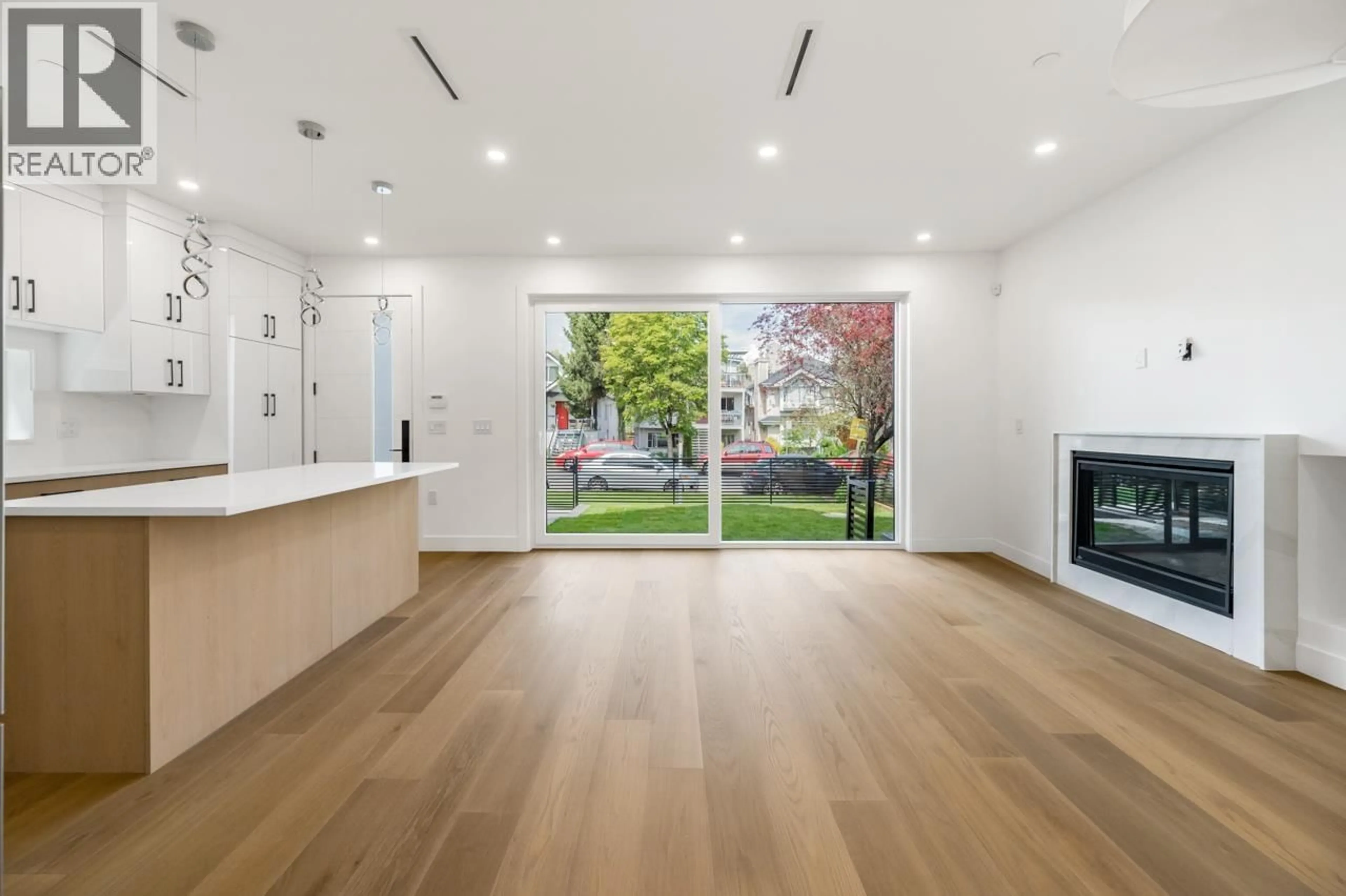 Unknown for 1 - 950 W 17TH, Vancouver British Columbia V5Z1V4