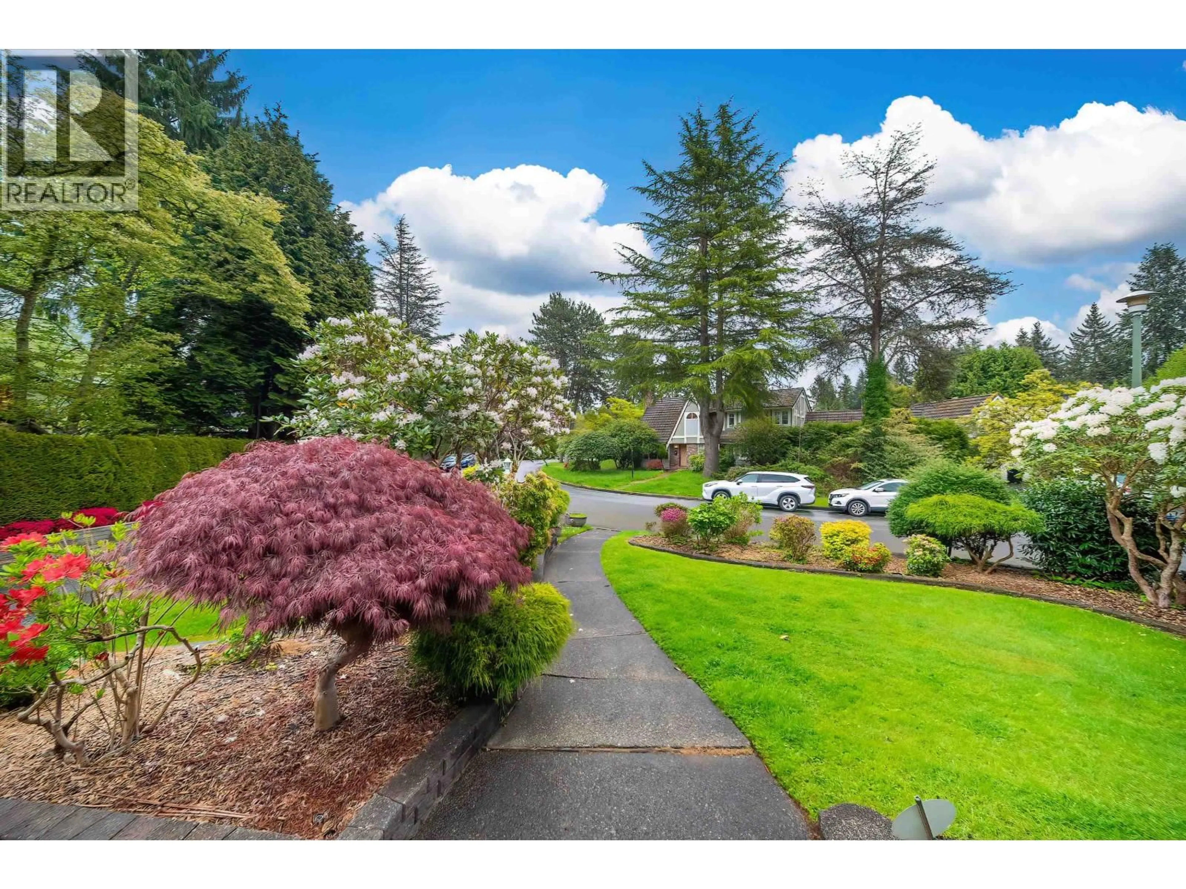 A pic from outside/outdoor area/front of a property/back of a property/a pic from drone, unknown for 3 SENNOK CRESCENT, Vancouver British Columbia V6N2E3
