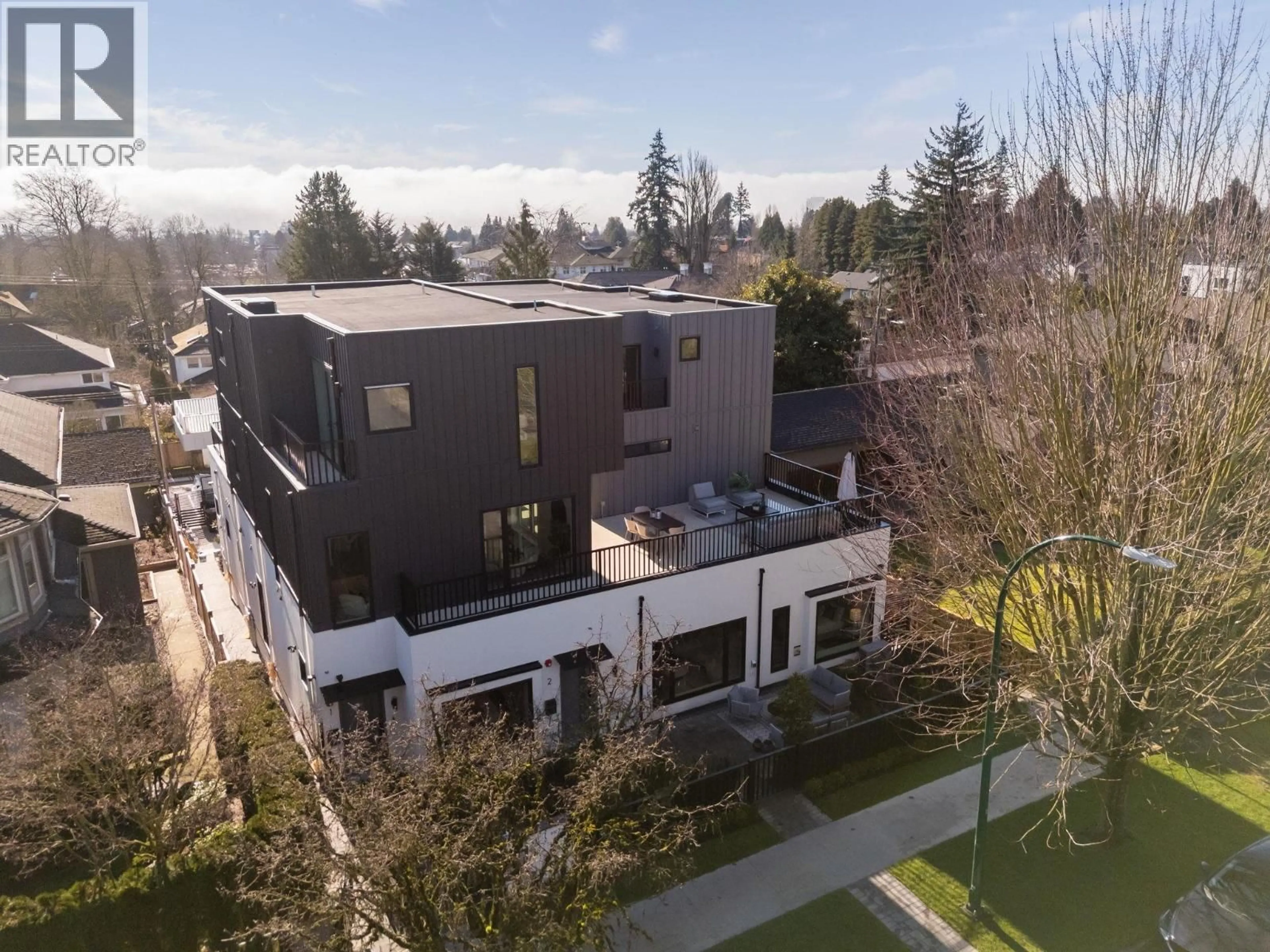 A pic from outside/outdoor area/front of a property/back of a property/a pic from drone, street for 948 57TH AVENUE, Vancouver British Columbia V6P1S3