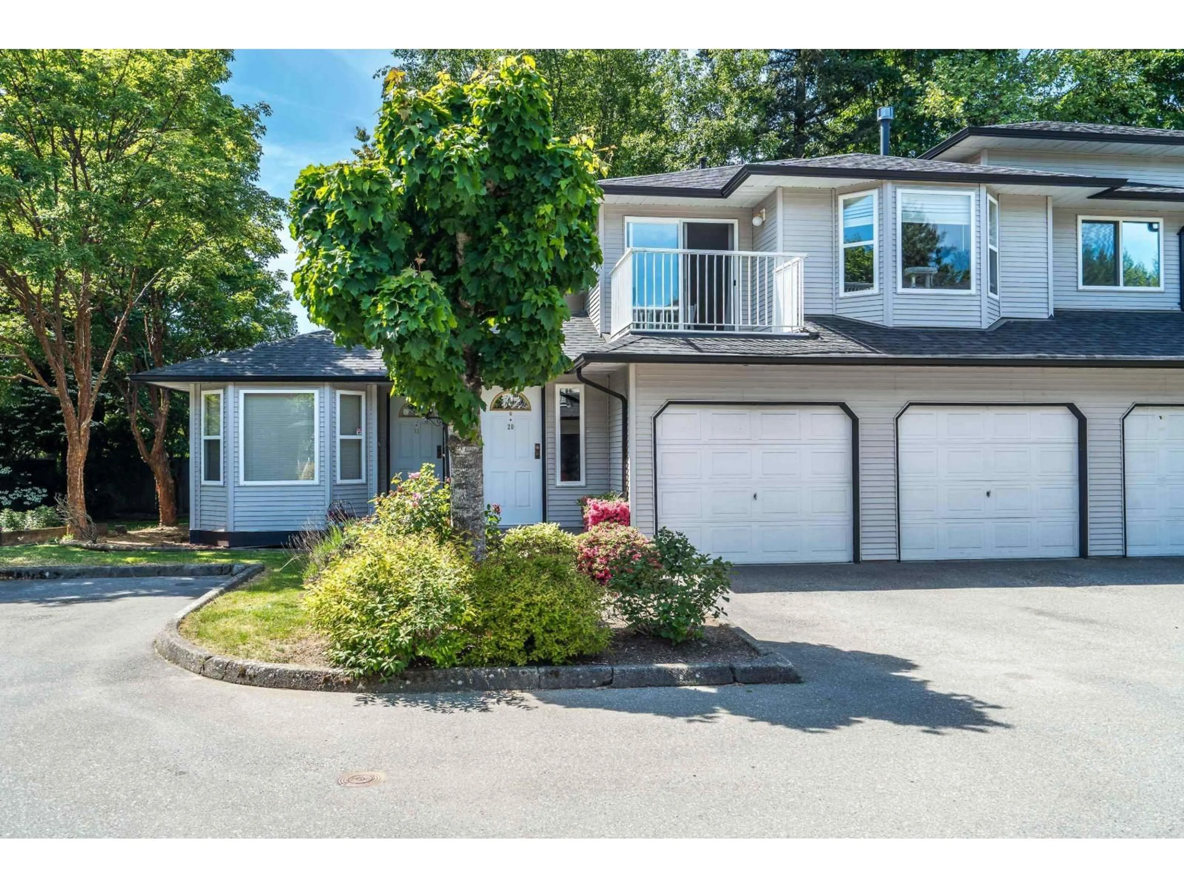 Home with vinyl exterior material, street for 20 - 34332 MACLURE ROAD, Abbotsford British Columbia V2S7S8