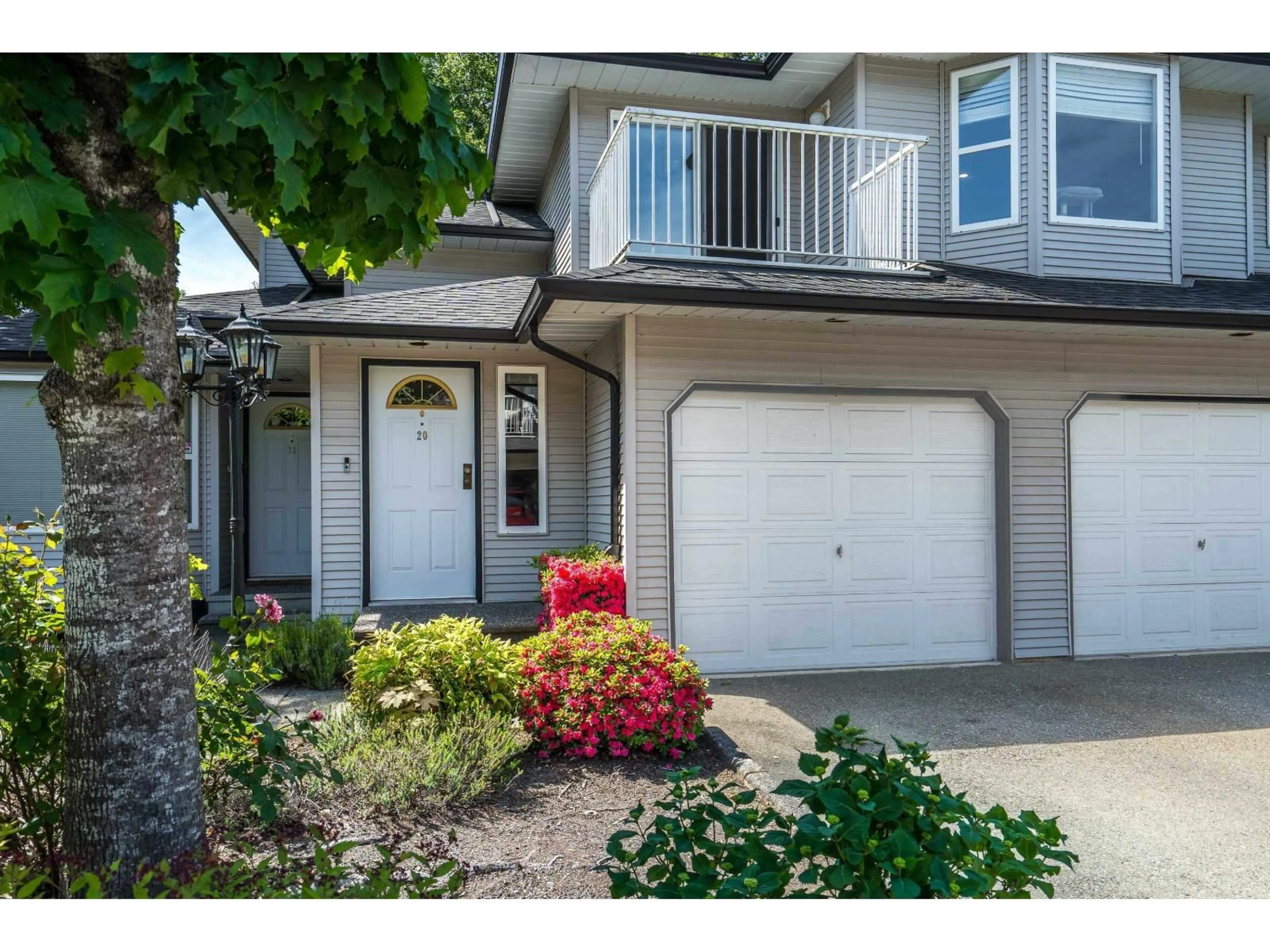 Home with vinyl exterior material, street for 20 - 34332 MACLURE ROAD, Abbotsford British Columbia V2S7S8
