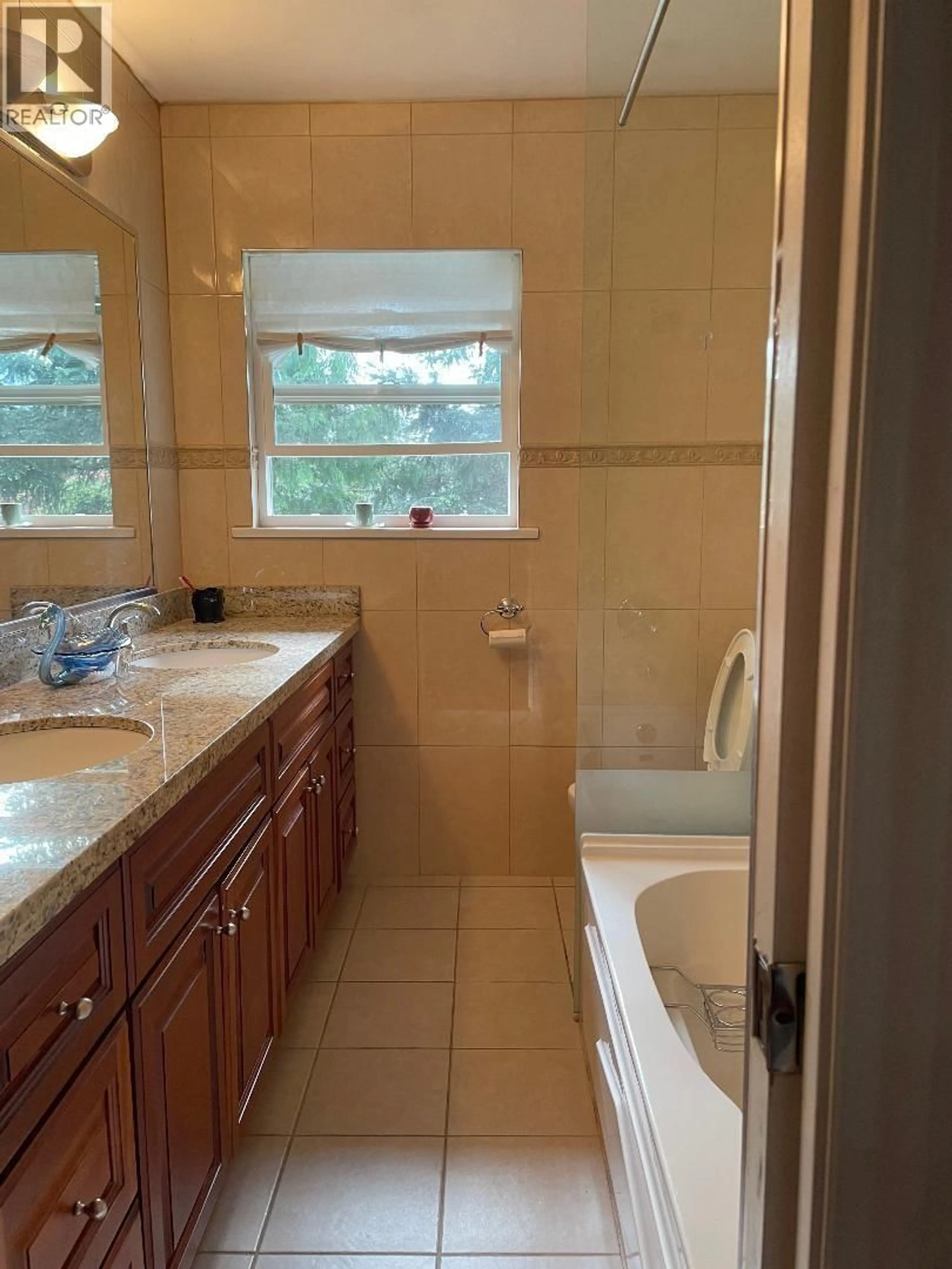 Standard bathroom, ceramic/tile floor for 4497 CANTERBURY CRESCENT, North Vancouver British Columbia V7R3N8