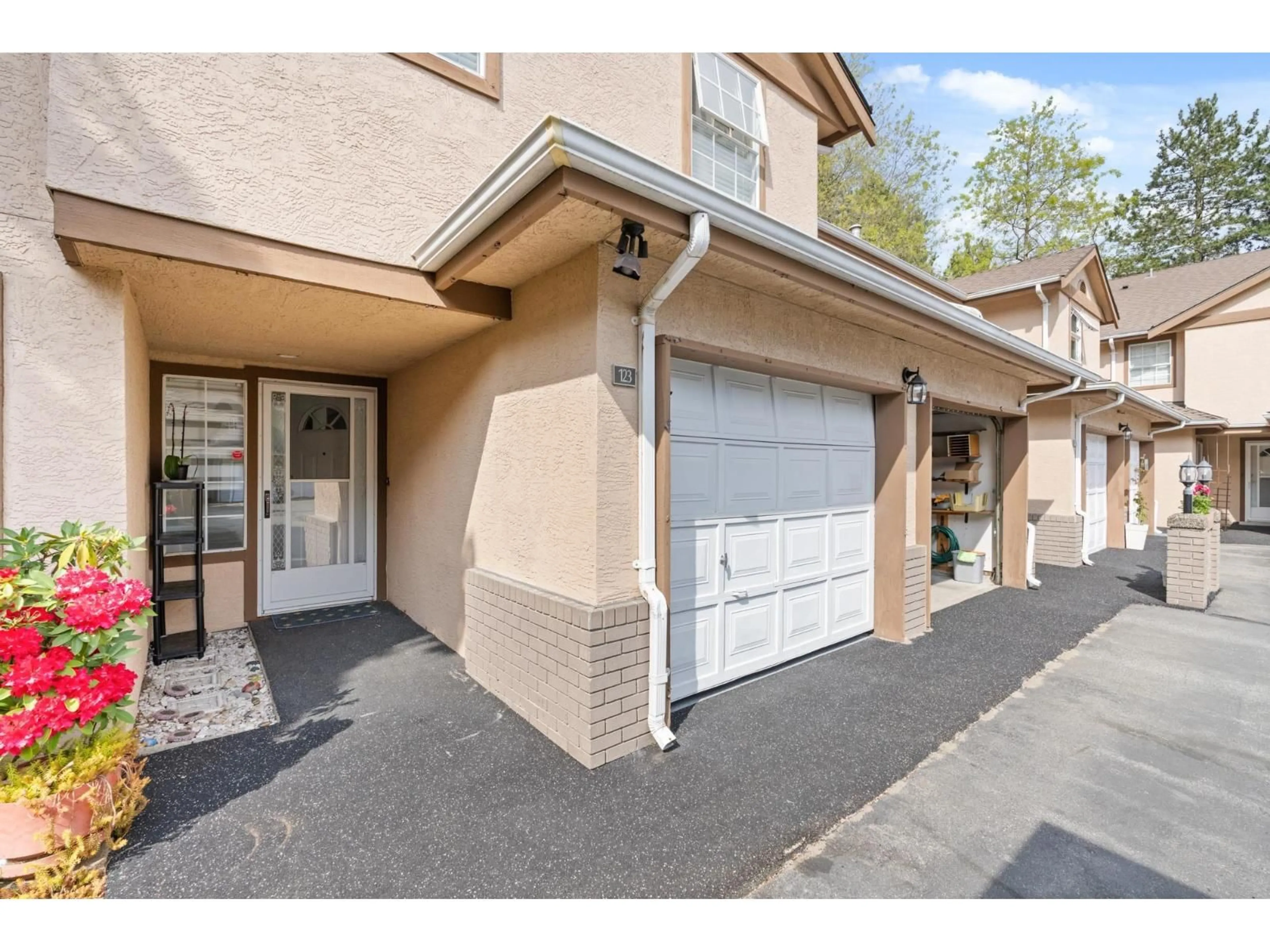 Unknown for 123 - 14861 98 AVENUE, Surrey British Columbia V3R9Z8
