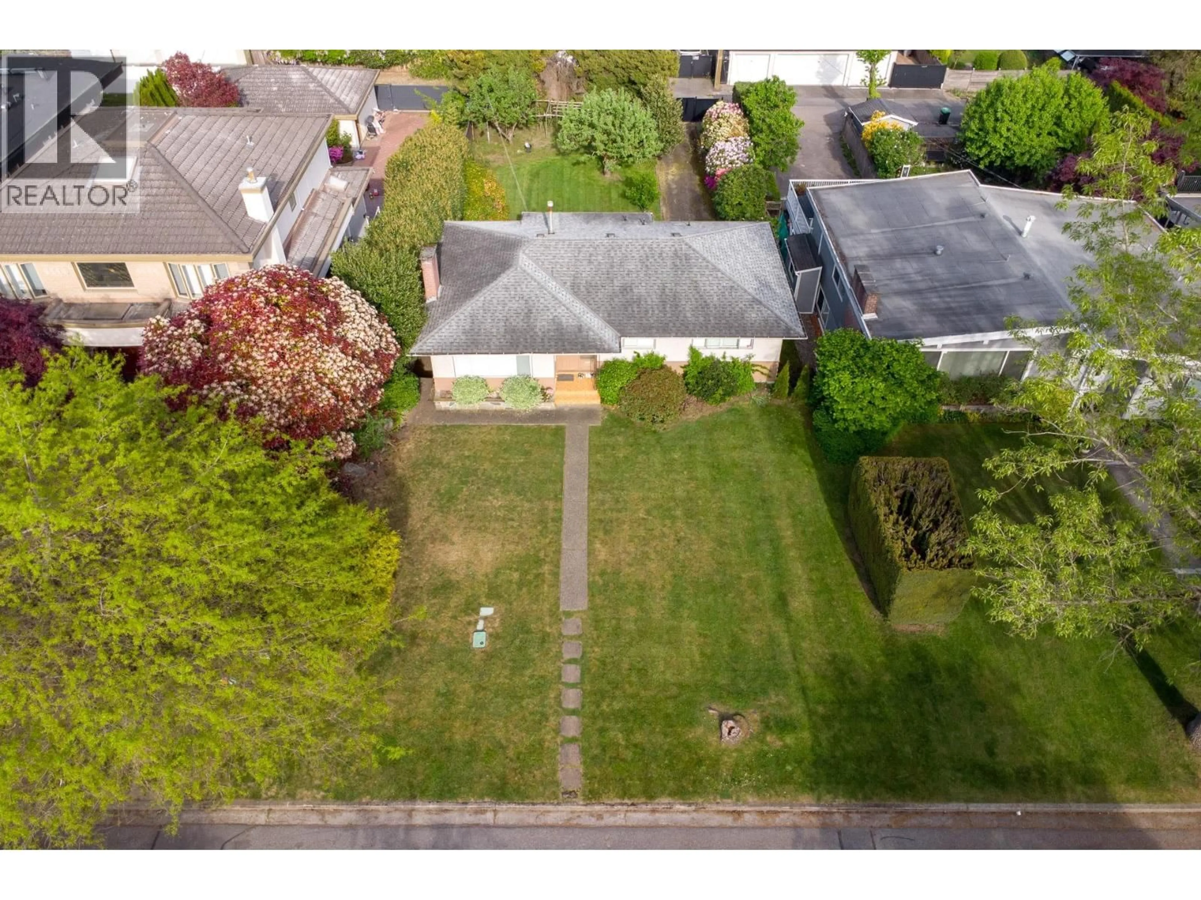 A pic from outside/outdoor area/front of a property/back of a property/a pic from drone, street for 6836 FREMLIN STREET, Vancouver British Columbia V6P3W4