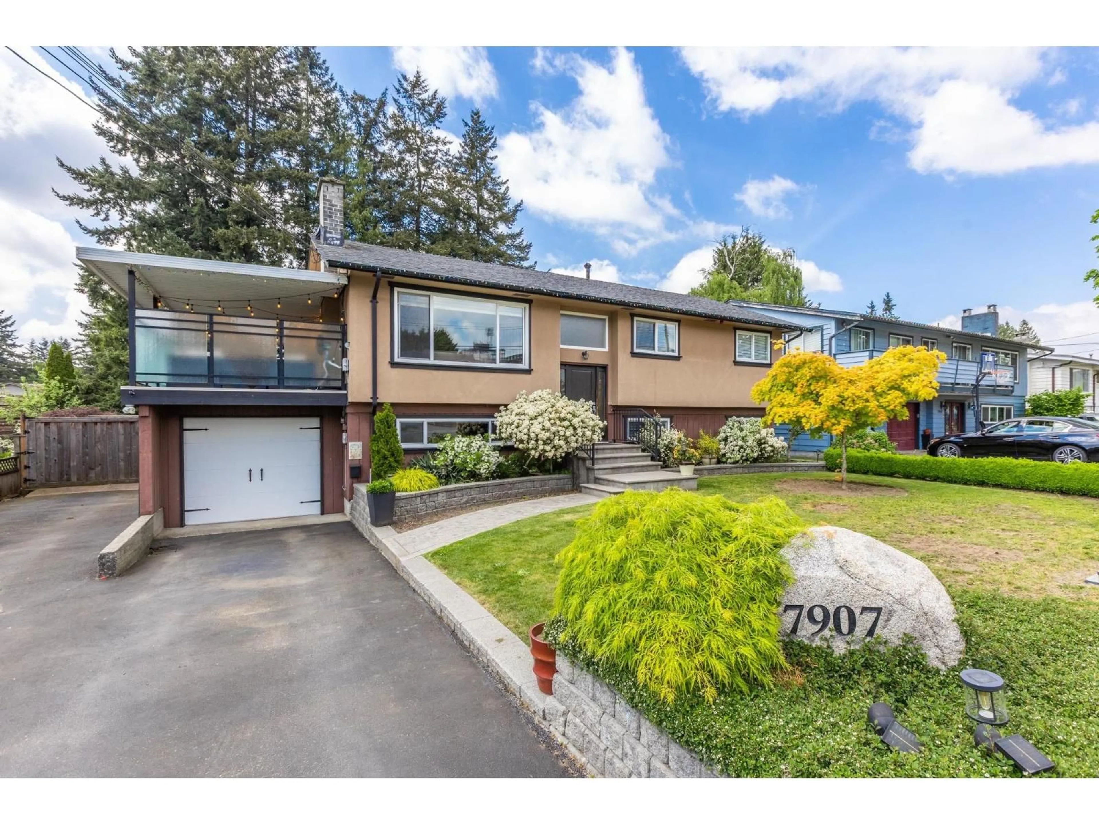Home with vinyl exterior material, street for 7907 118 STREET, Delta British Columbia V4C6G9