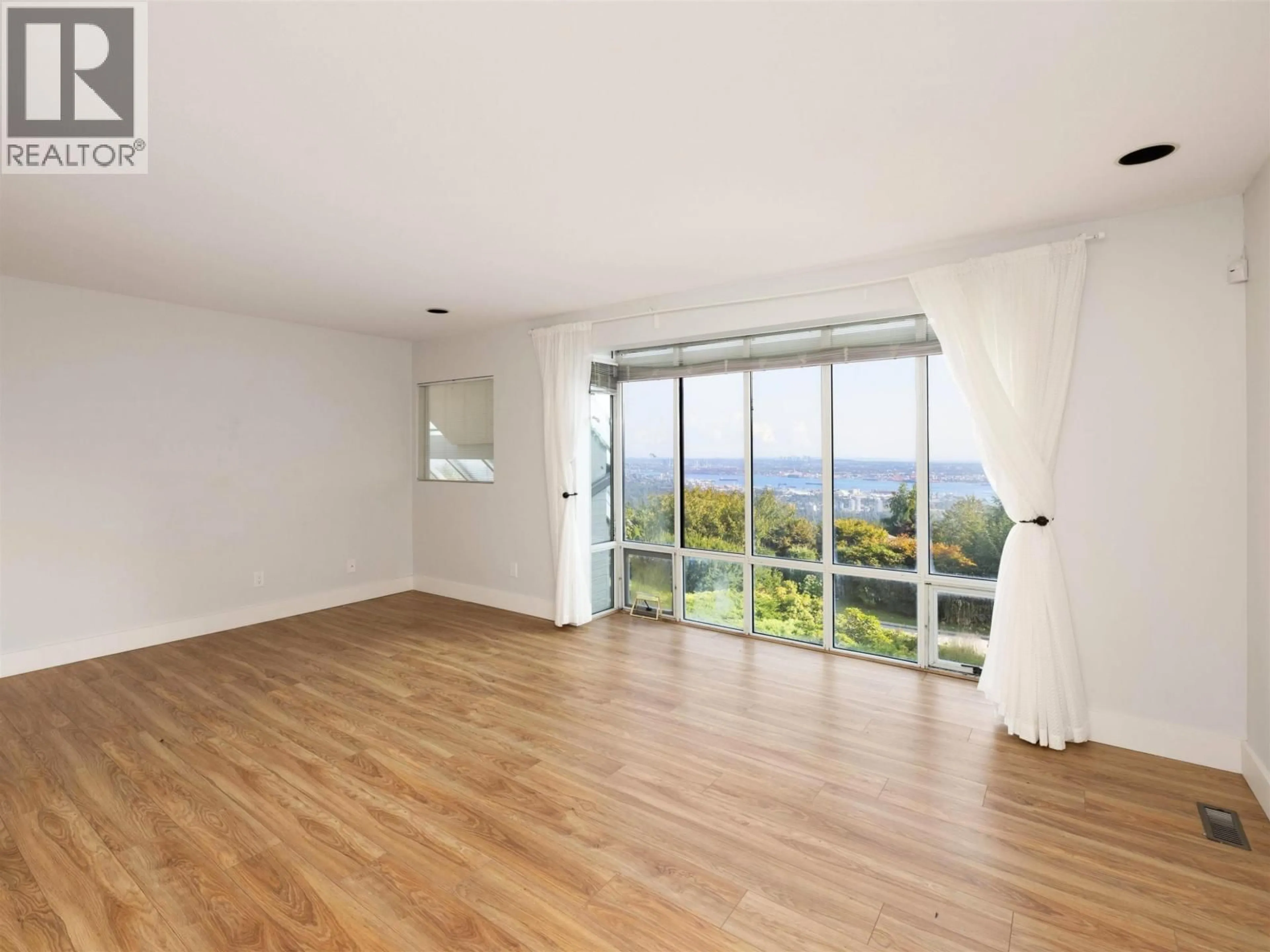 A pic of a room for 1565 VINSON CREEK ROAD, West Vancouver British Columbia V7S2Y4